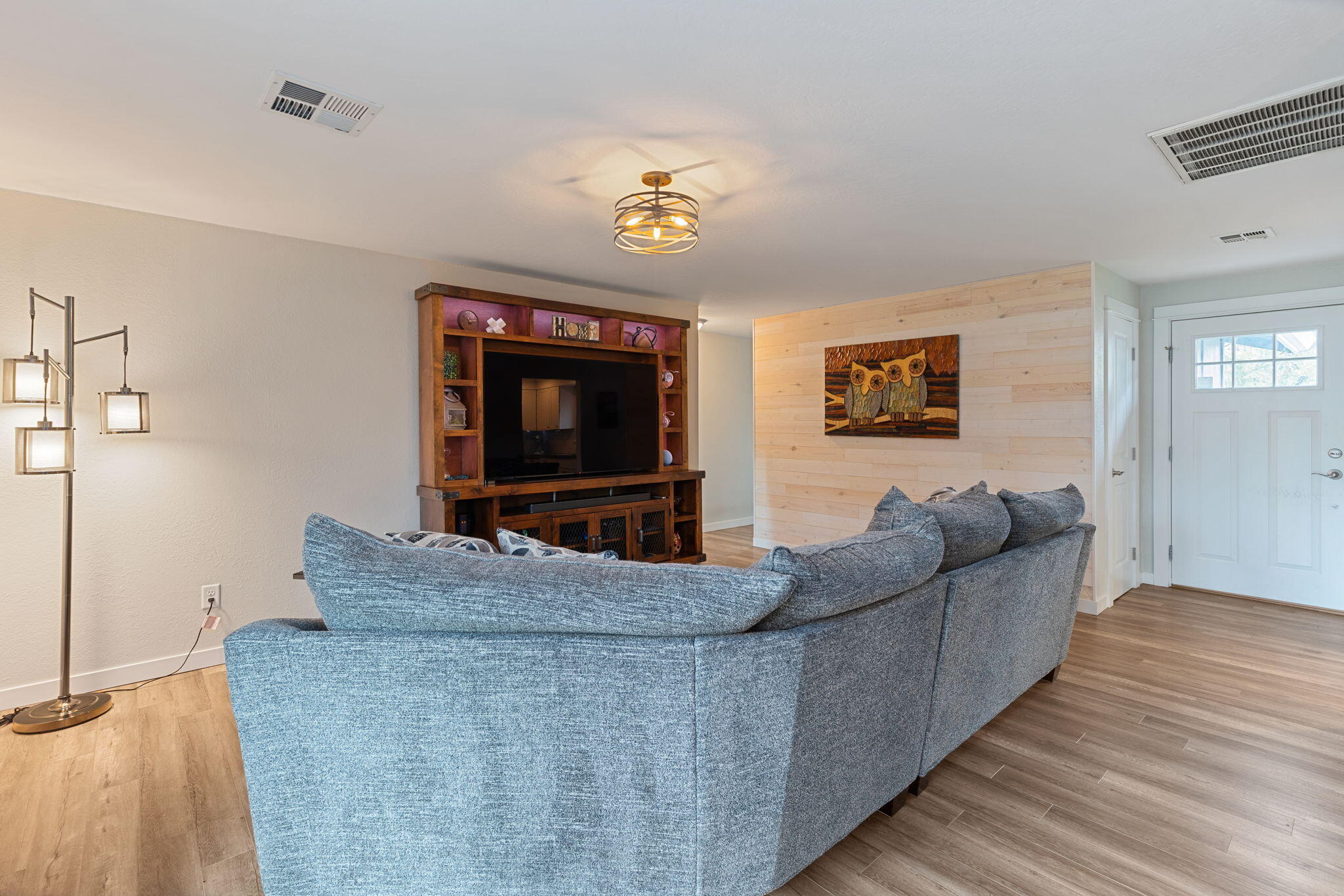 1442 Pleasant Street