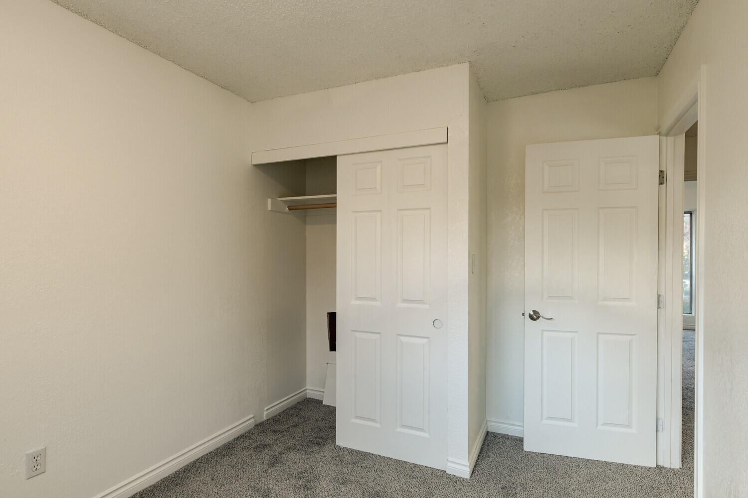 1800 Crater Lake Avenue Unit: 33
