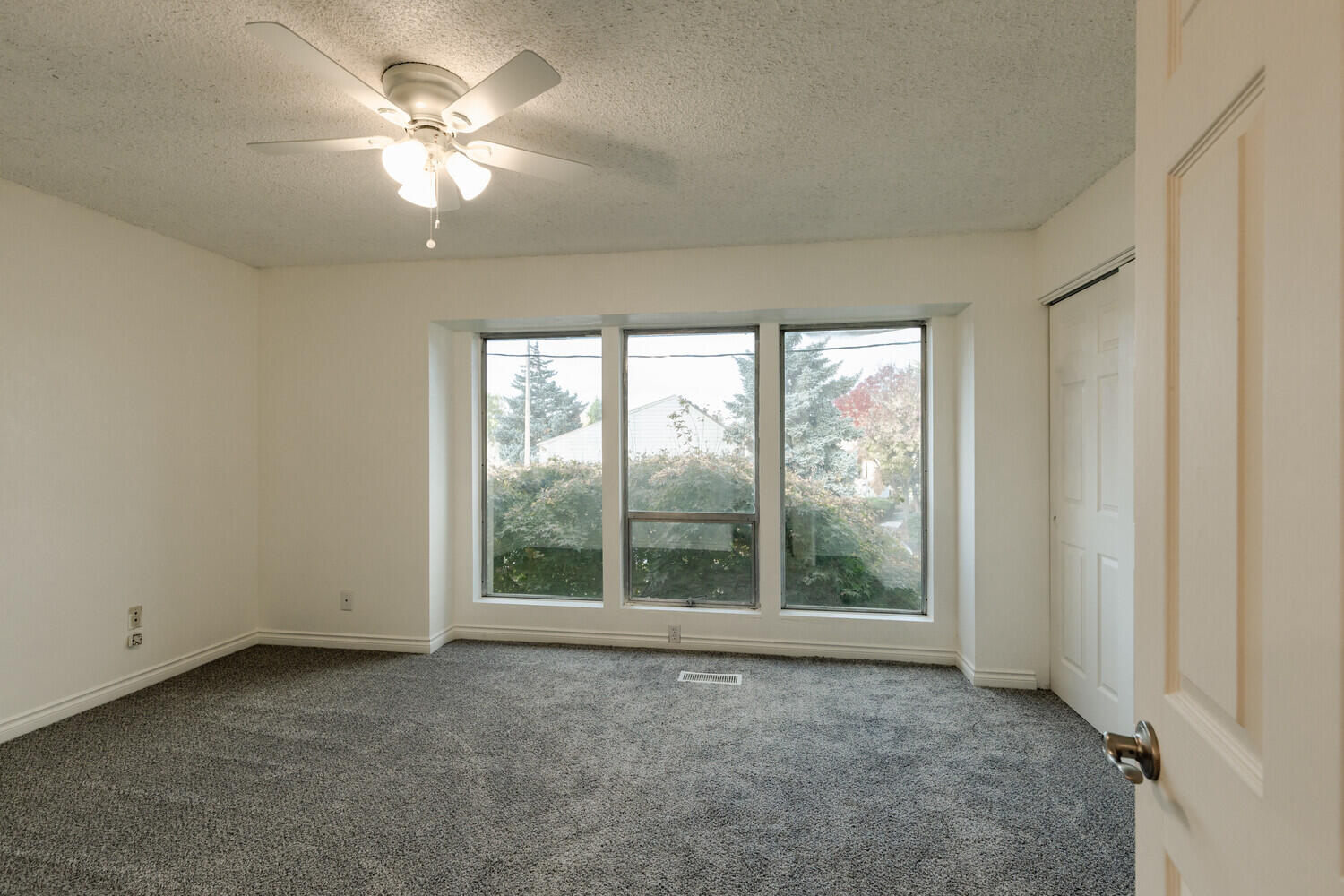 1800 Crater Lake Avenue Unit: 33