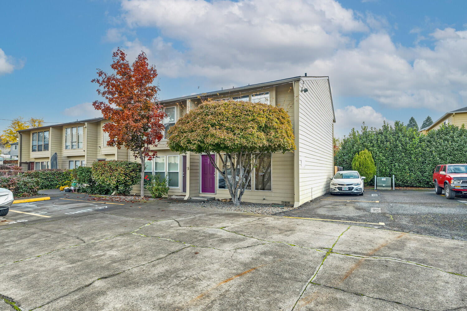 1800 Crater Lake Avenue Unit: 33