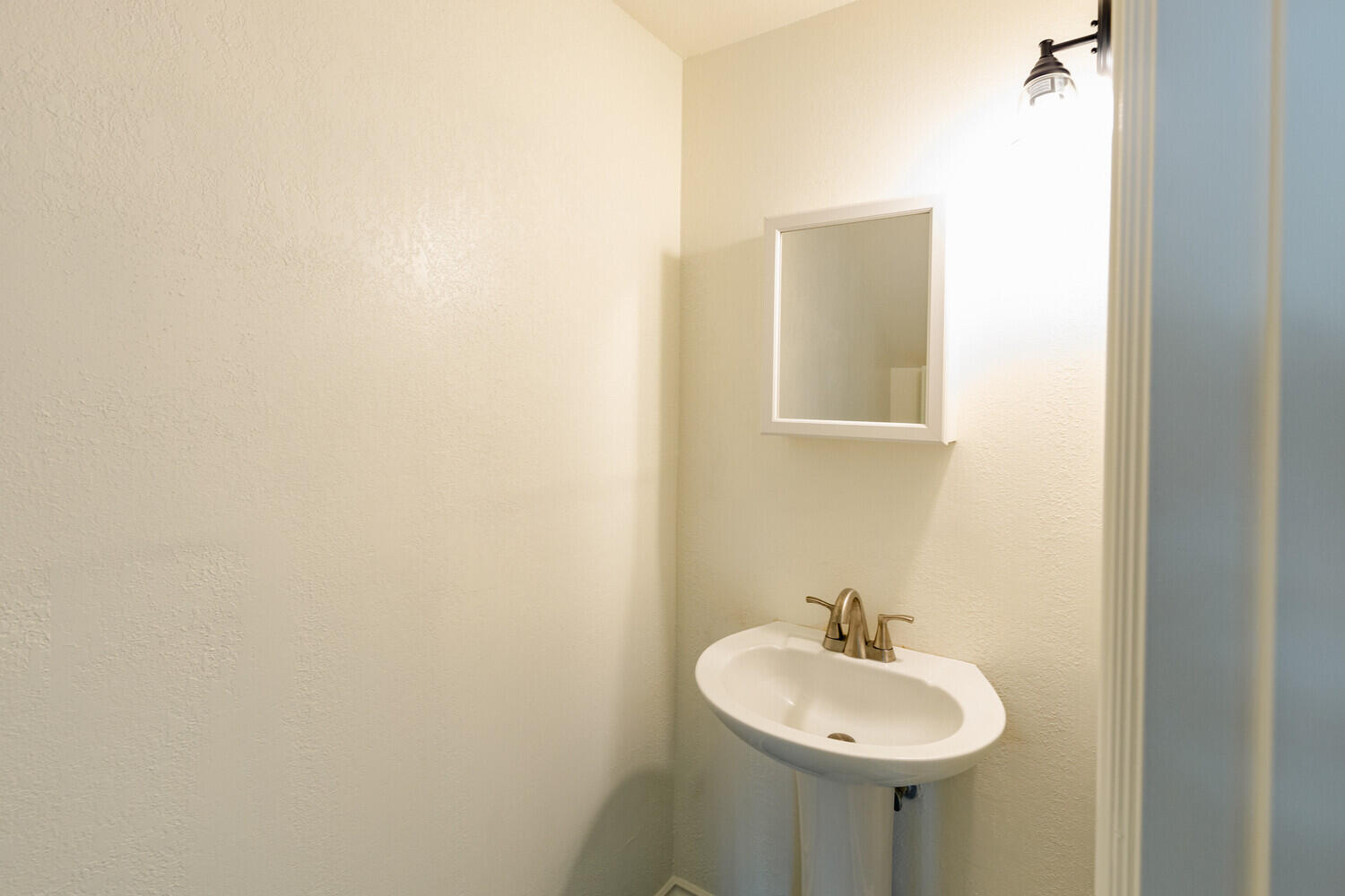 1800 Crater Lake Avenue Unit: 33
