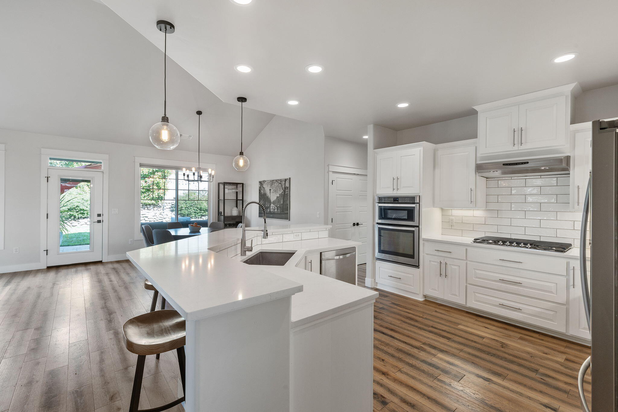 3905 Calle Vista Drive