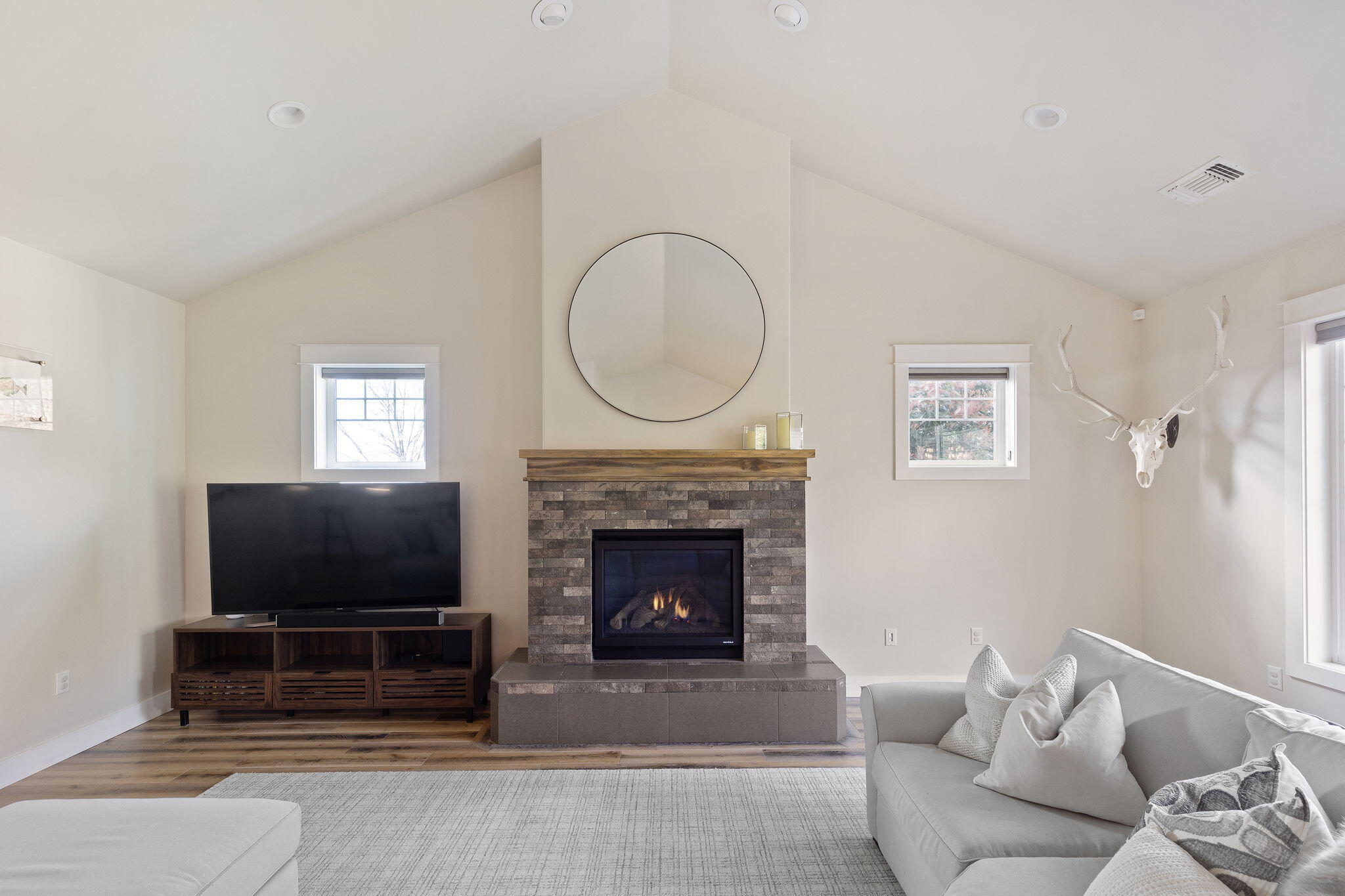 3905 Calle Vista Drive