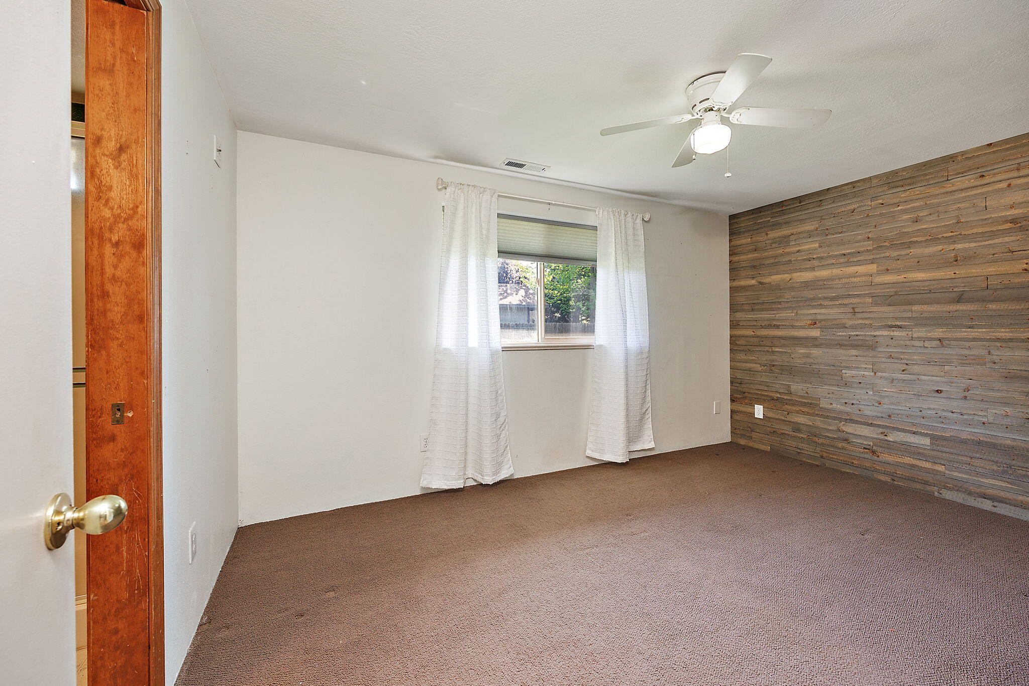 994 Forest Glen Drive