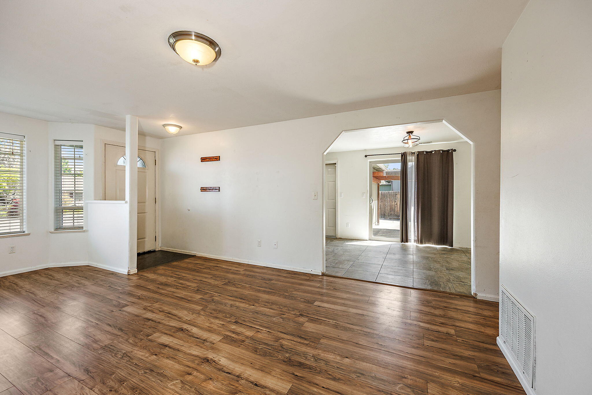 994 Forest Glen Drive