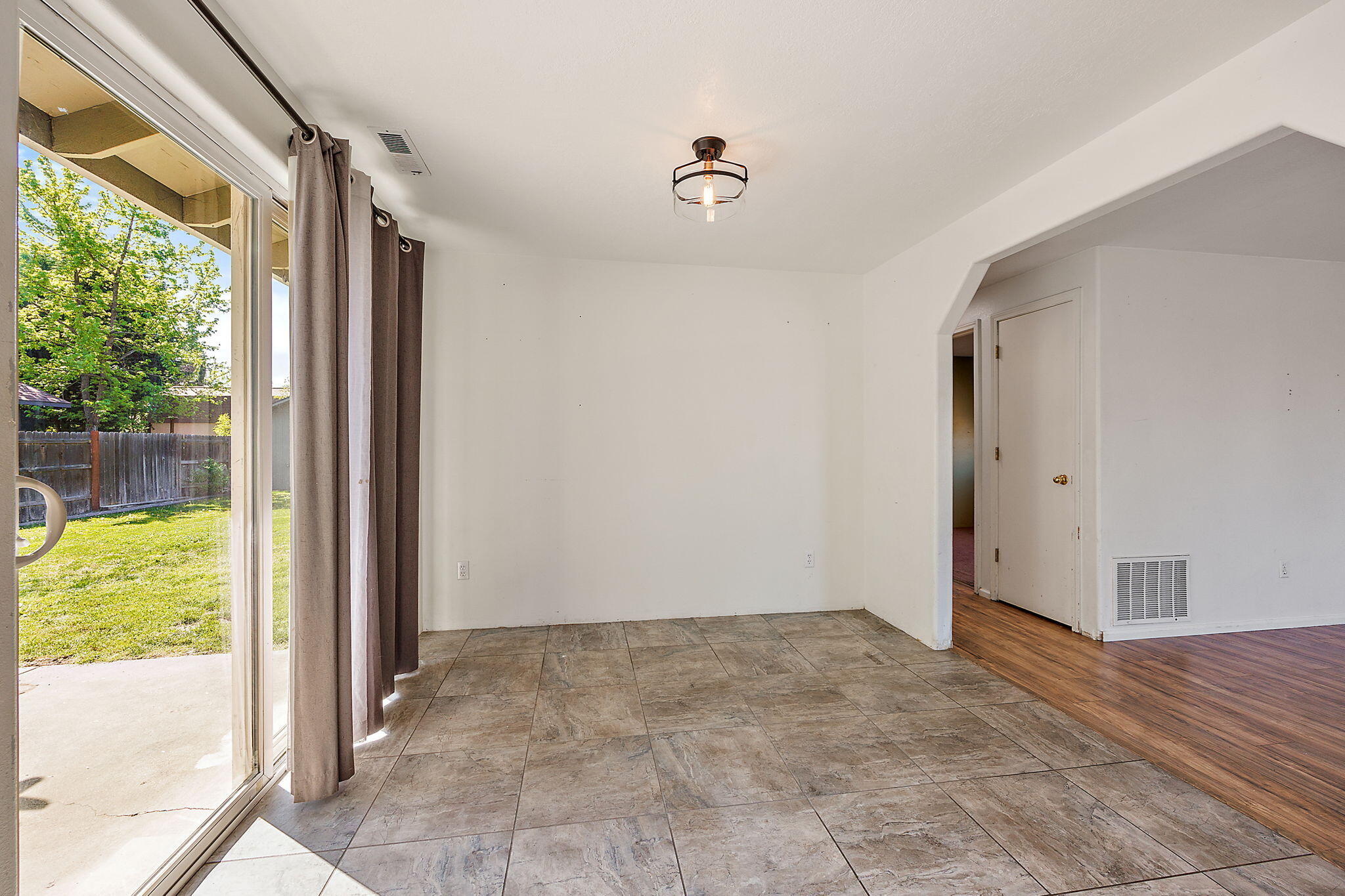994 Forest Glen Drive
