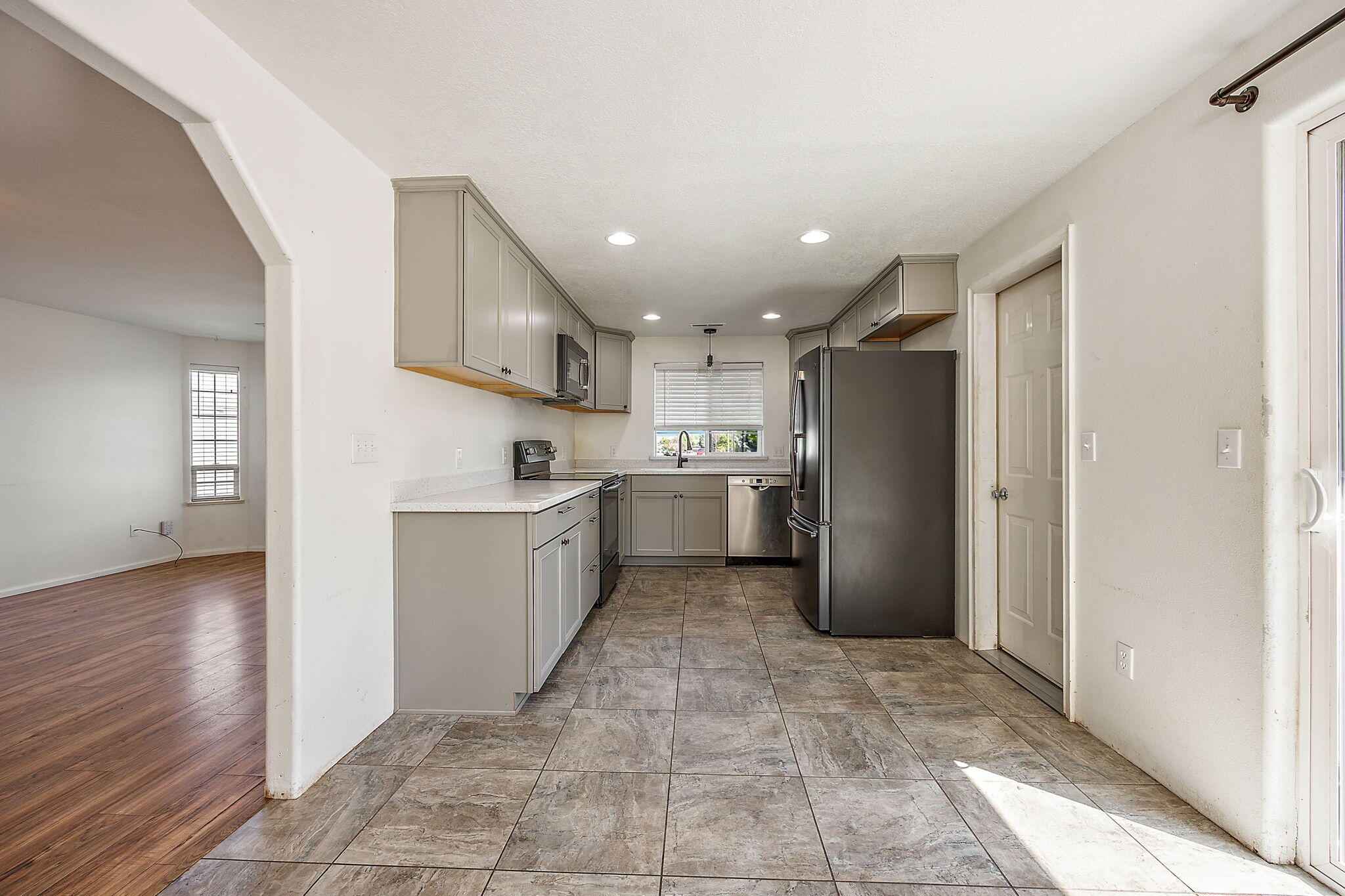 994 Forest Glen Drive