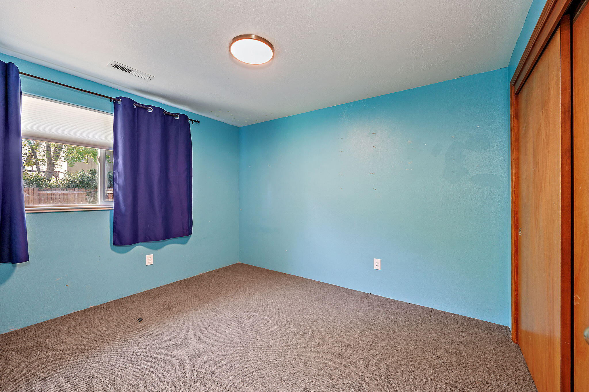 994 Forest Glen Drive