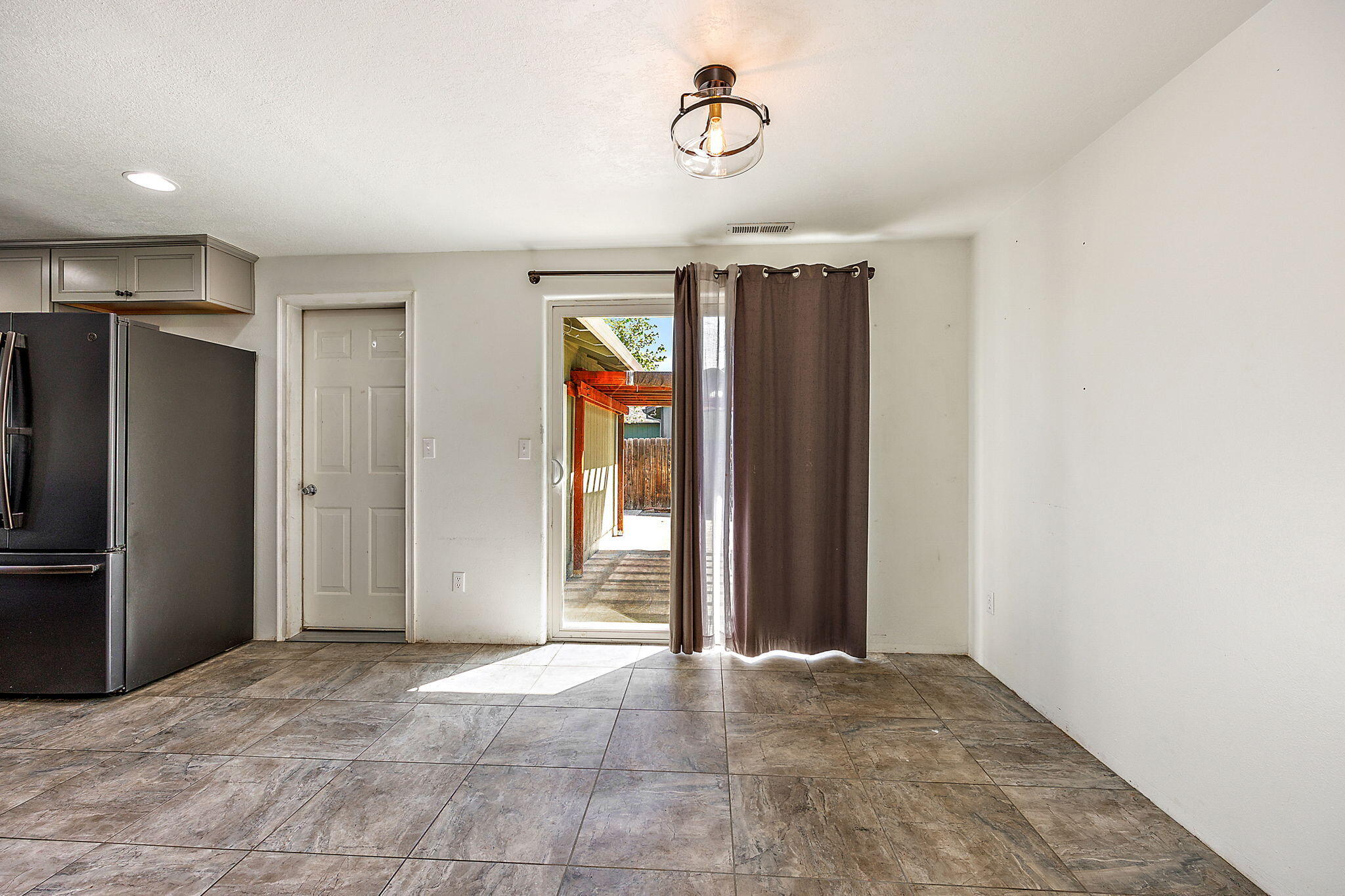 994 Forest Glen Drive
