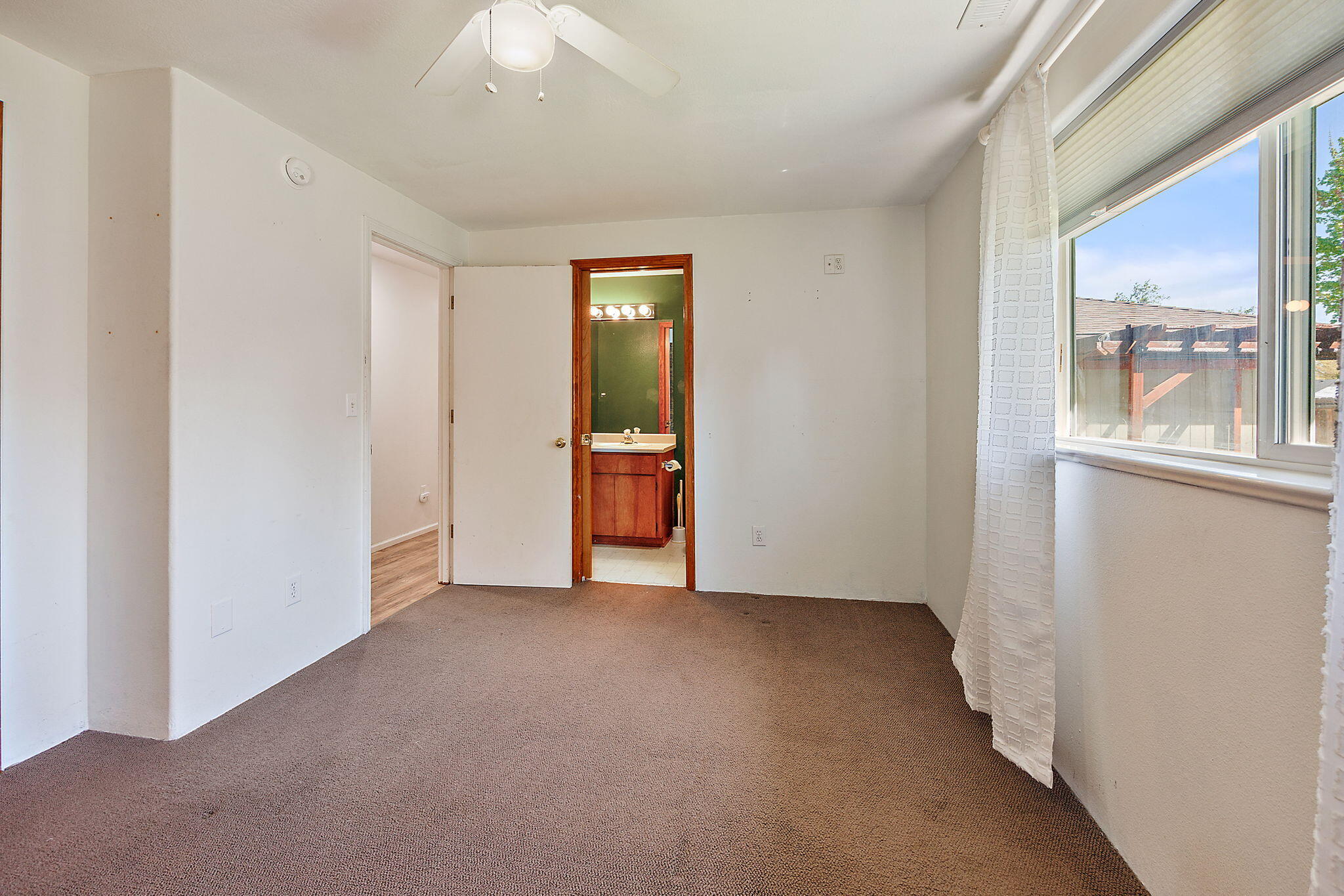 994 Forest Glen Drive