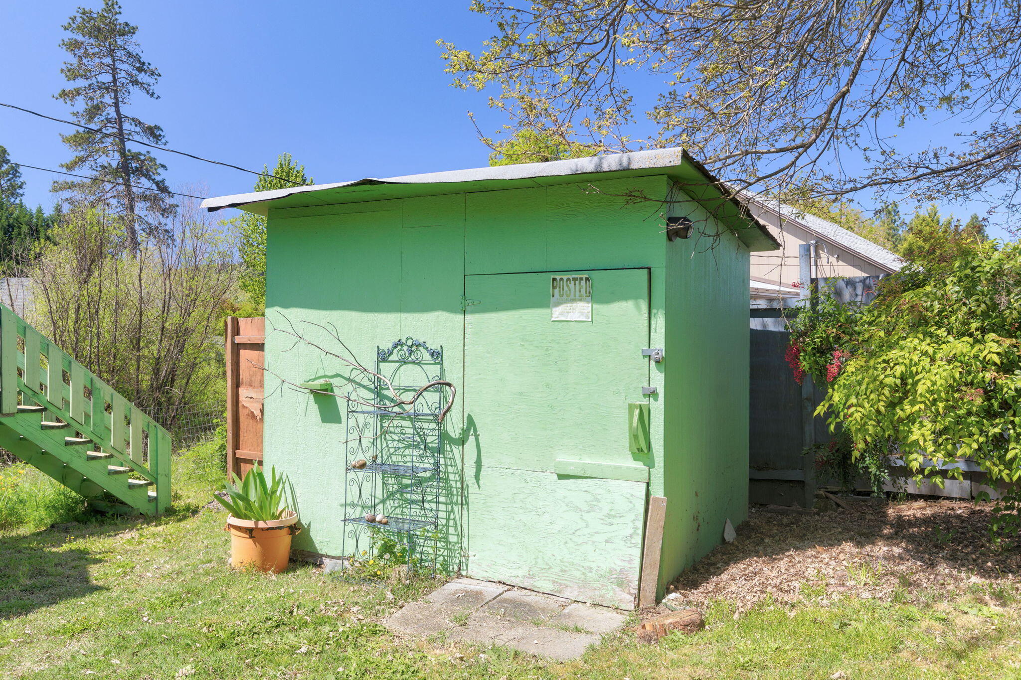 2582 Walnut Avenue