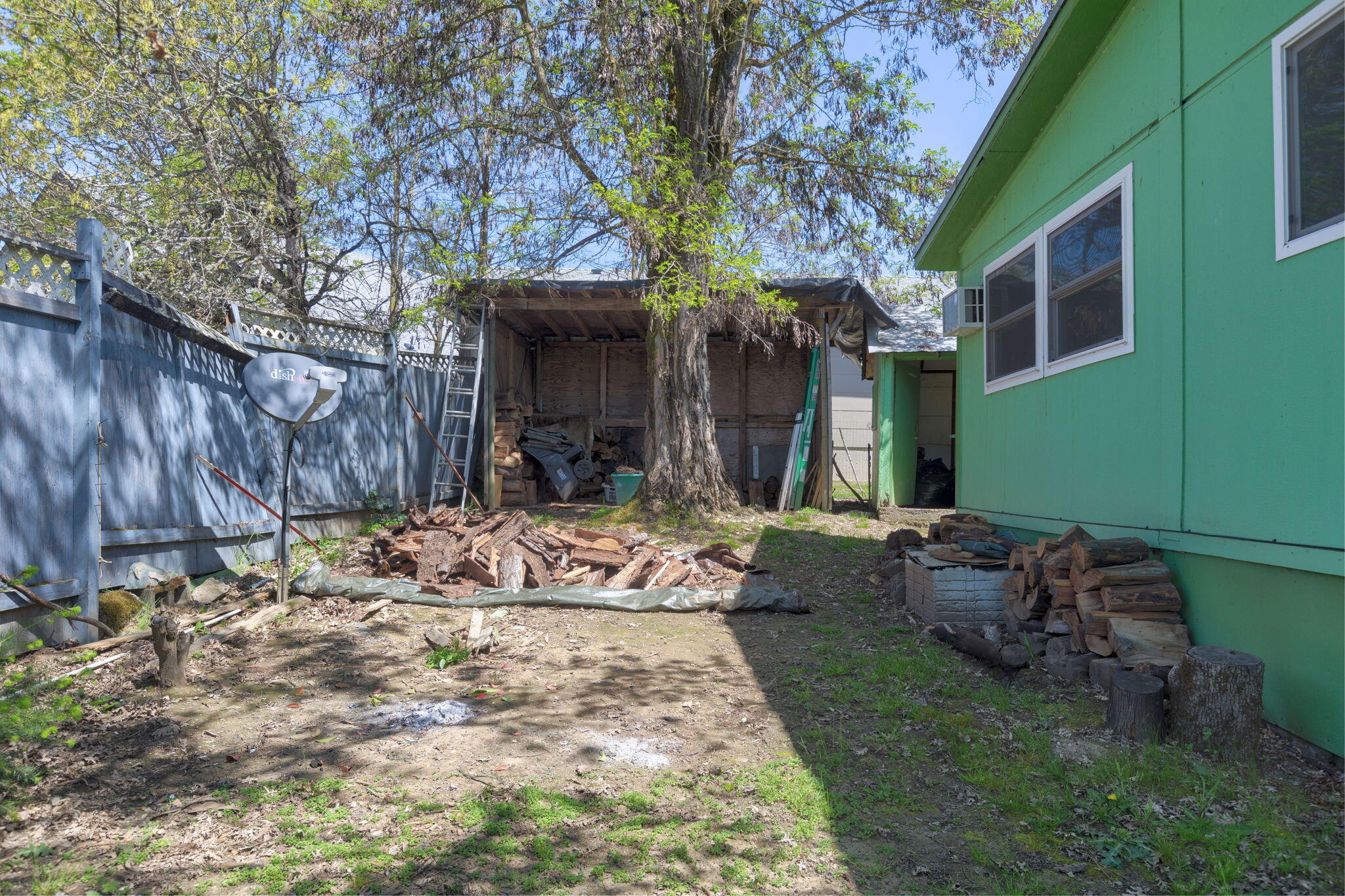 2582 Walnut Avenue