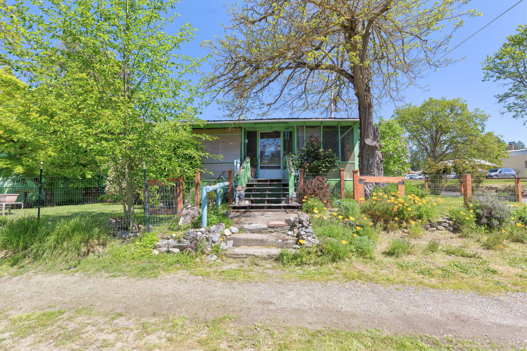 2582 Walnut Avenue