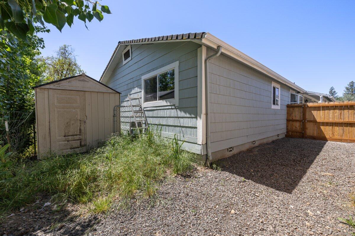 2472 Merry Lane