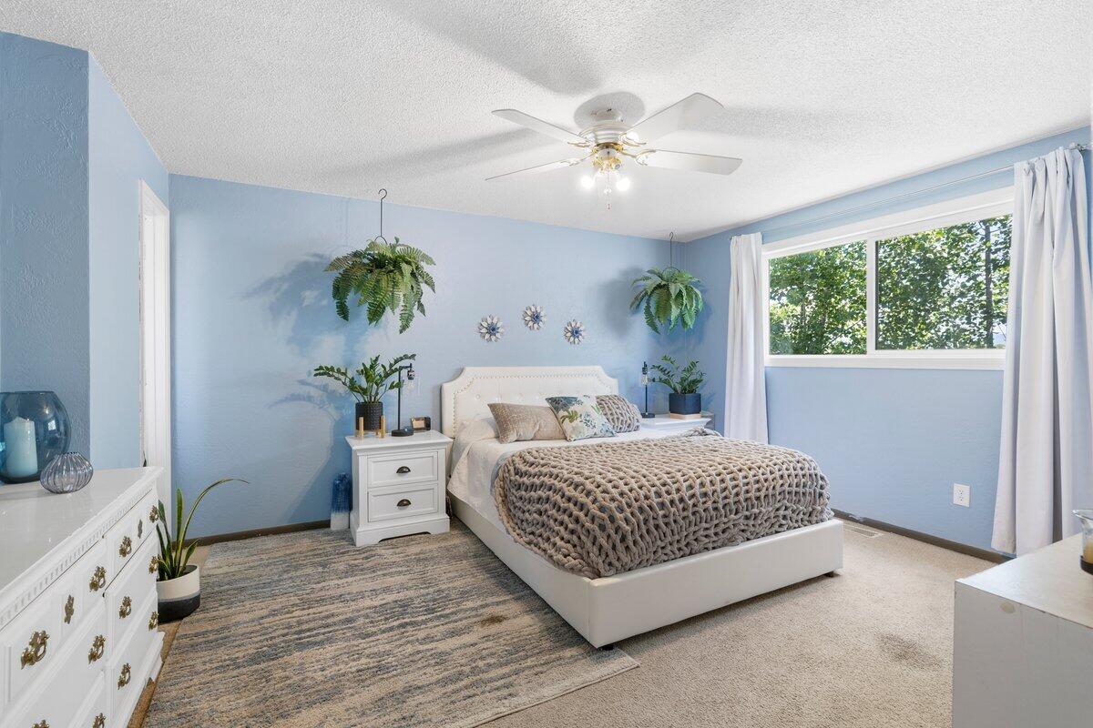 2472 Merry Lane