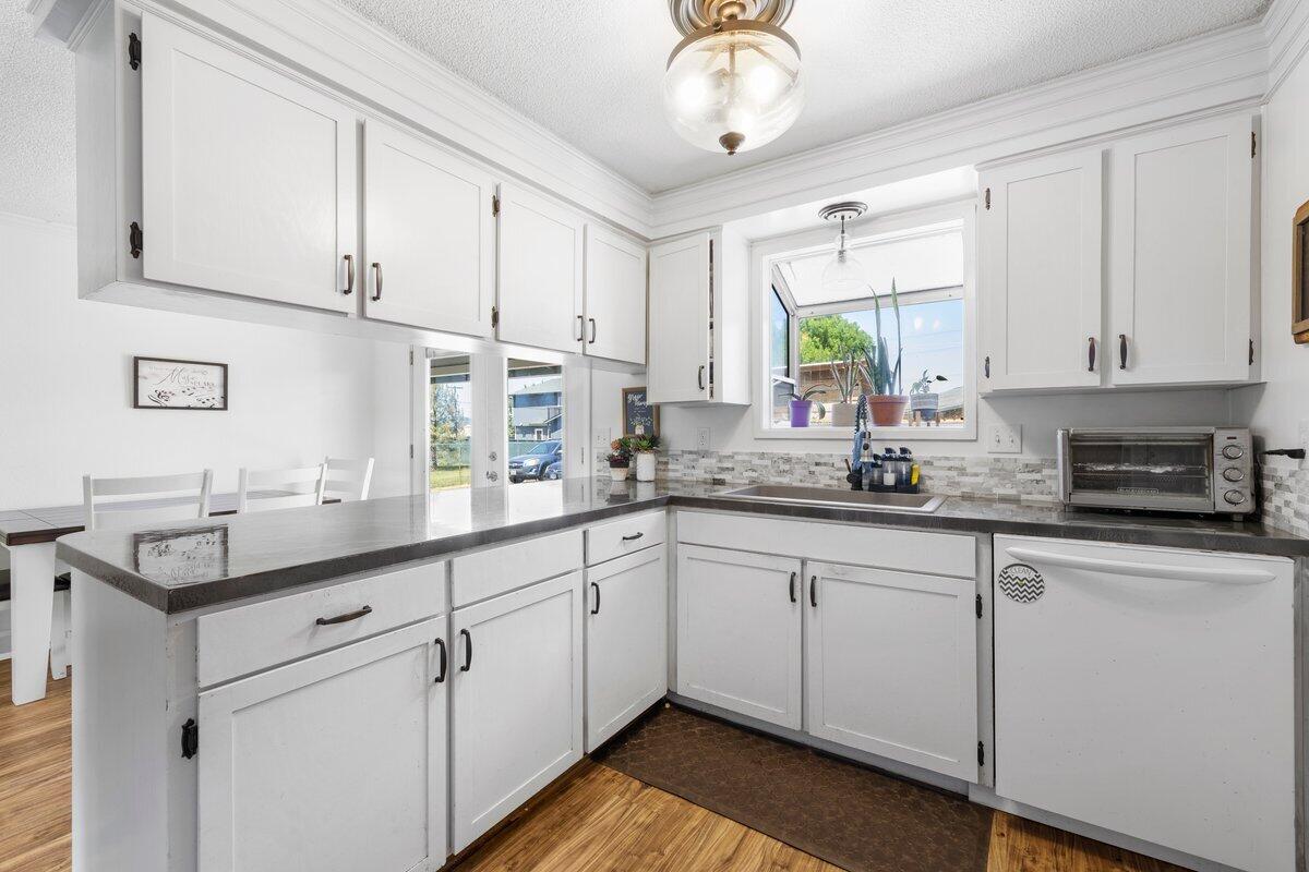 2472 Merry Lane