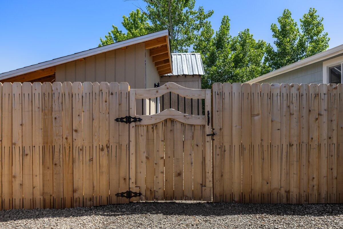 2472 Merry Lane