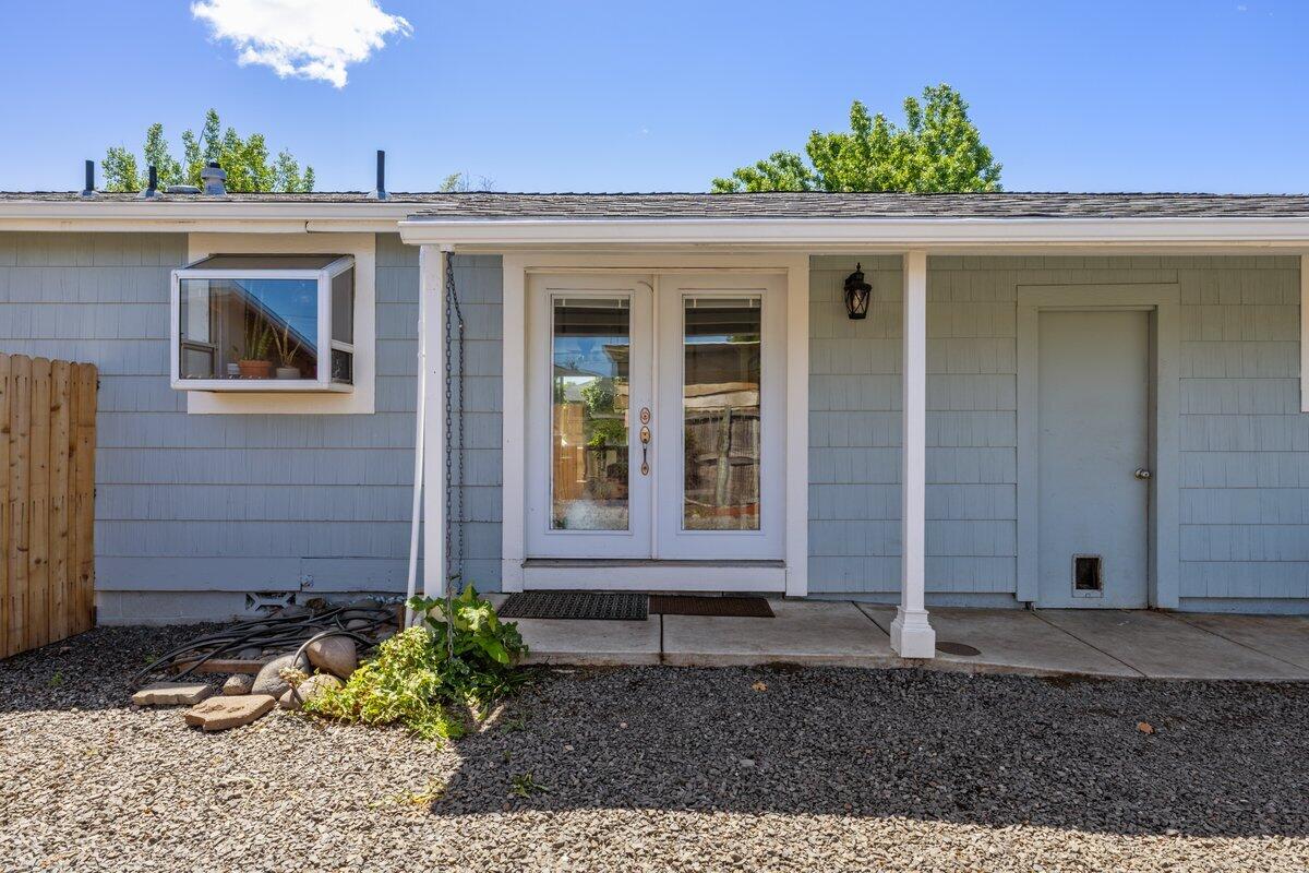 2472 Merry Lane