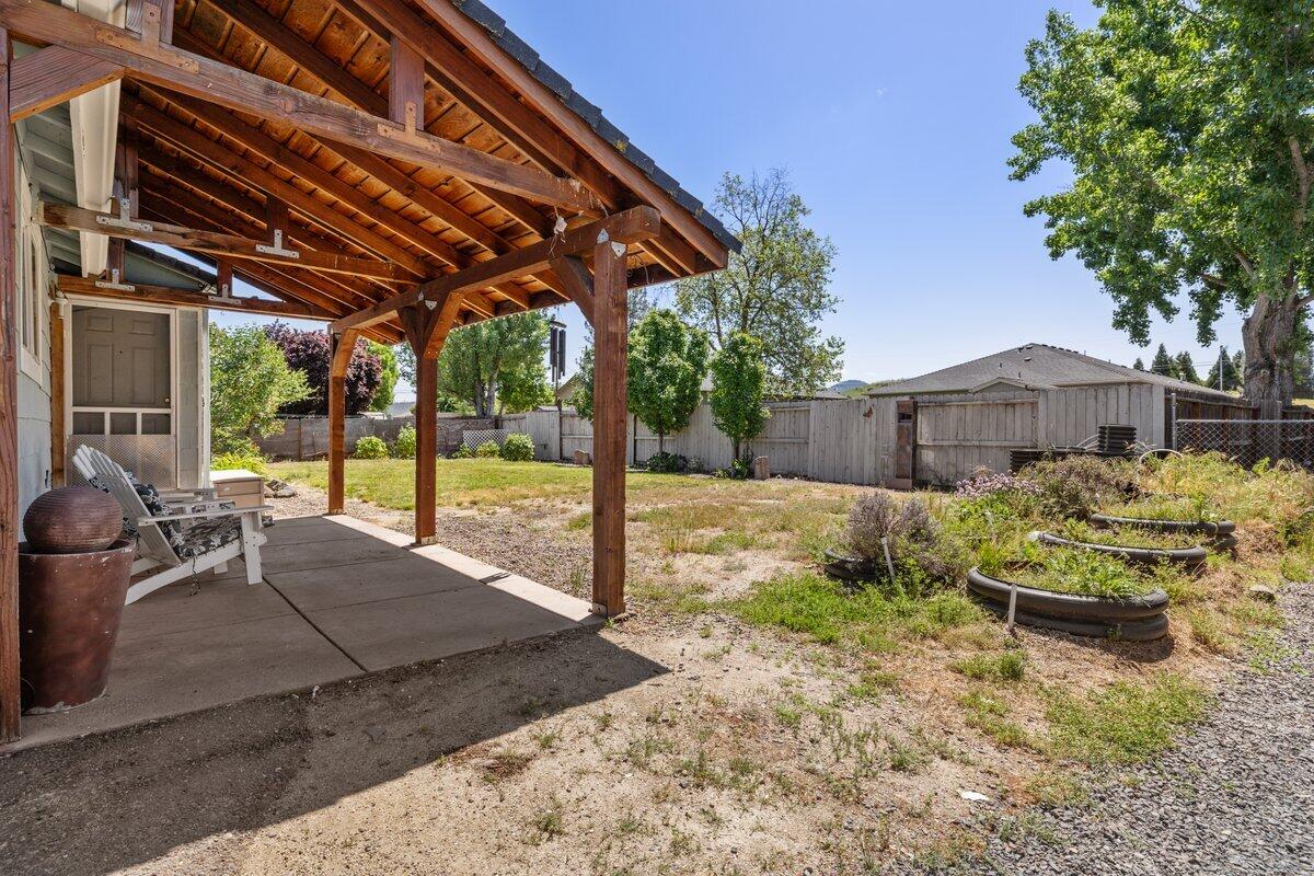 2472 Merry Lane