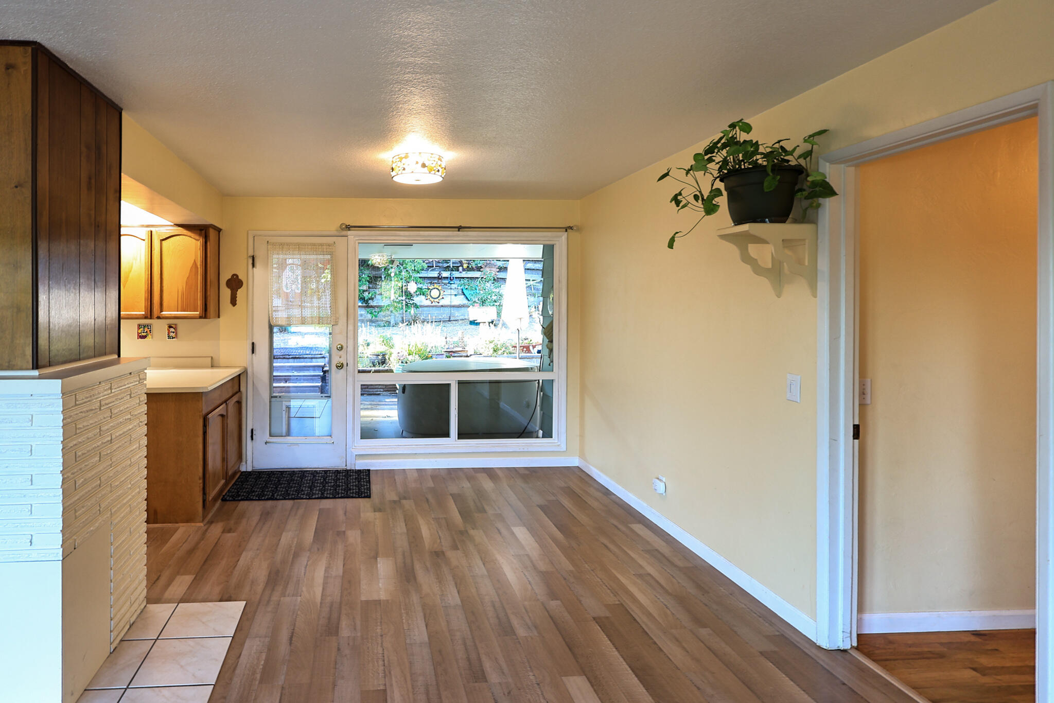 1901 Stratford Avenue