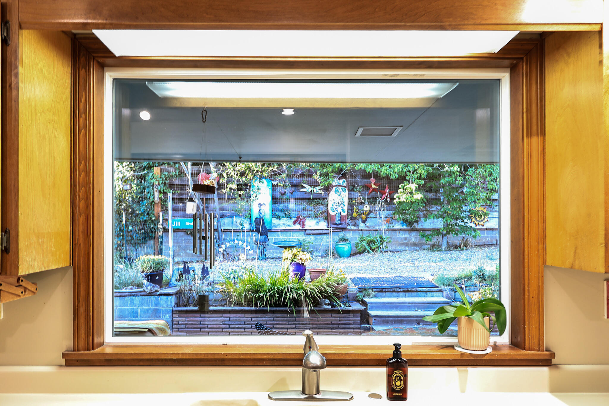 1901 Stratford Avenue