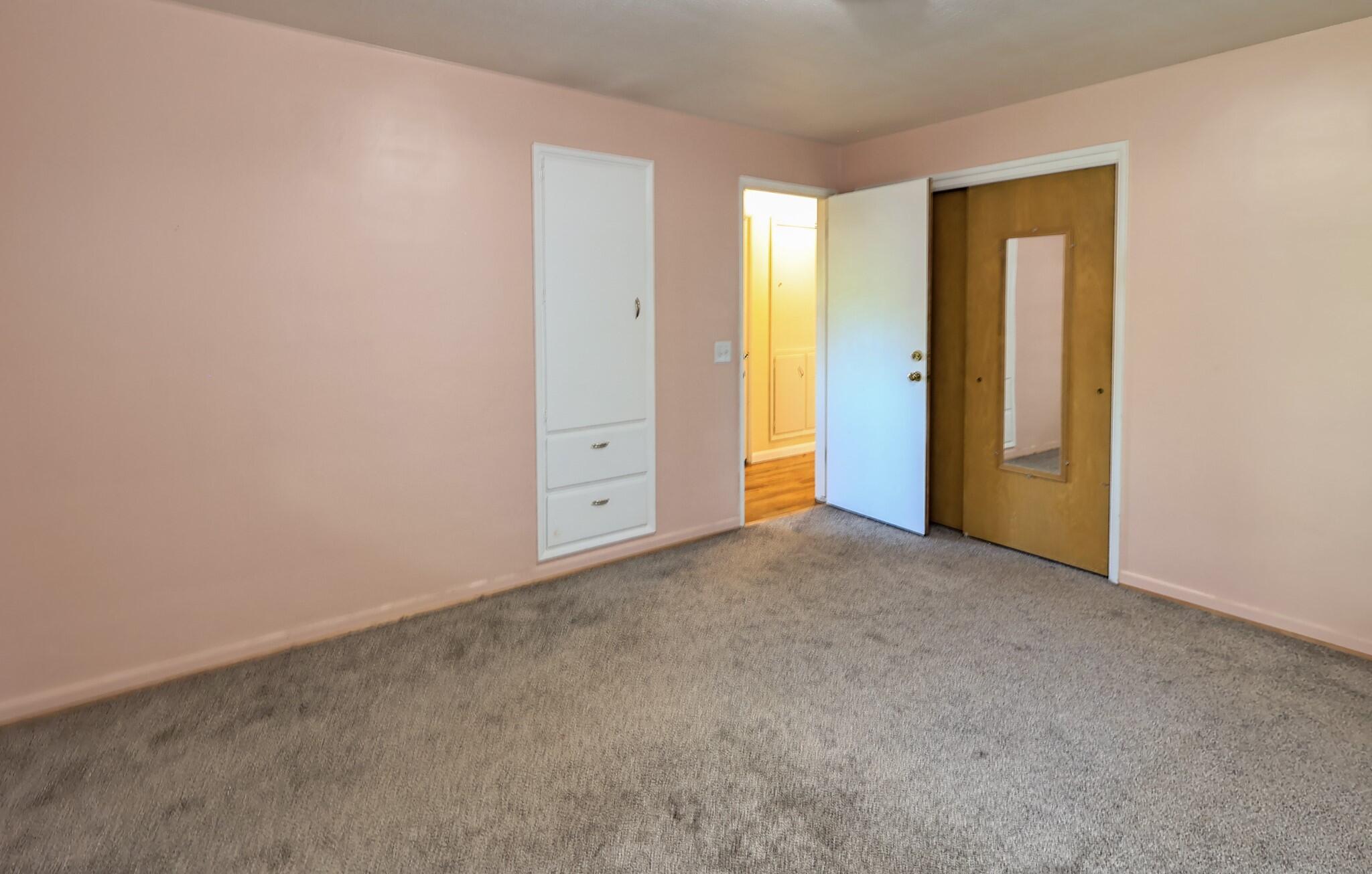 1901 Stratford Avenue