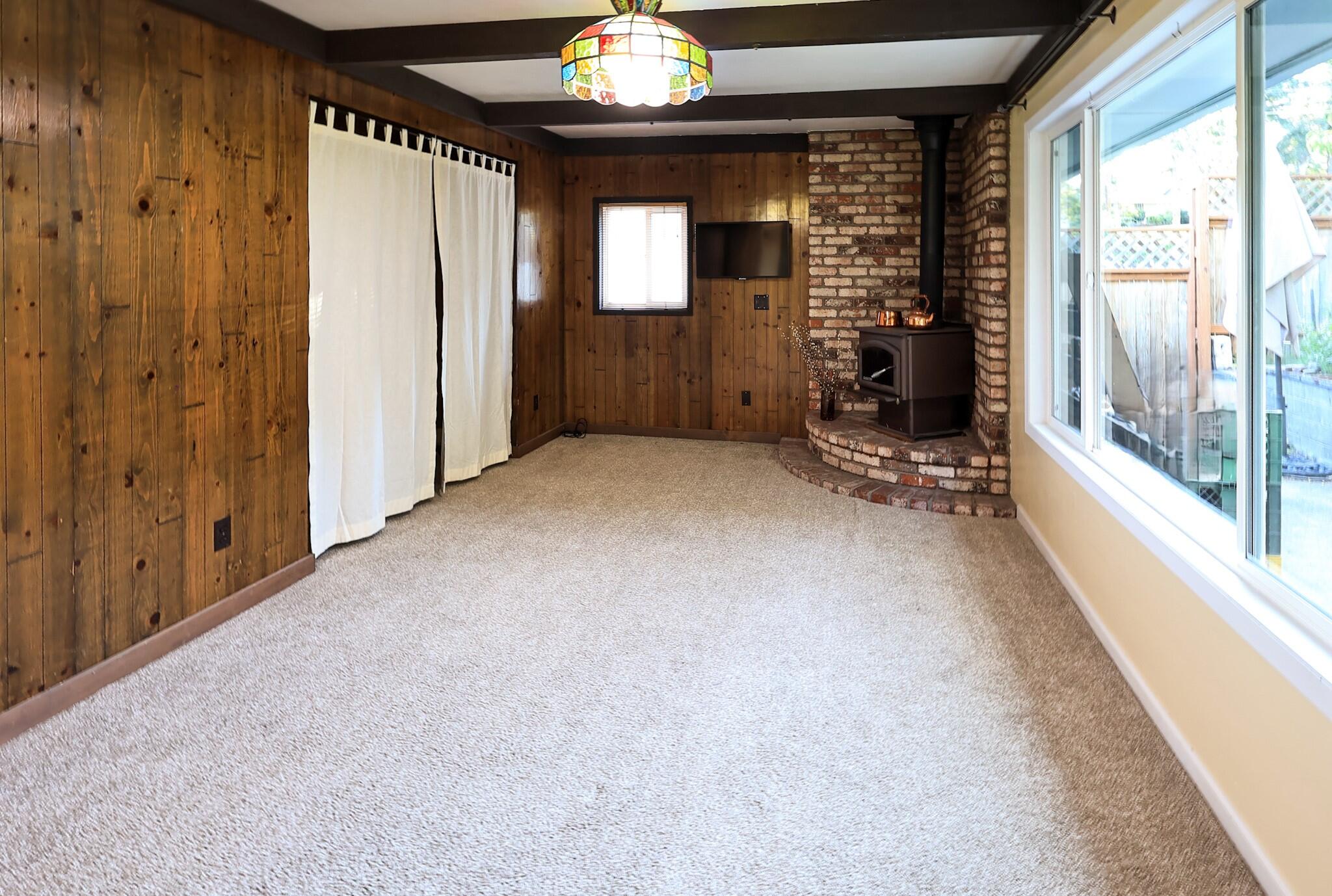 1901 Stratford Avenue