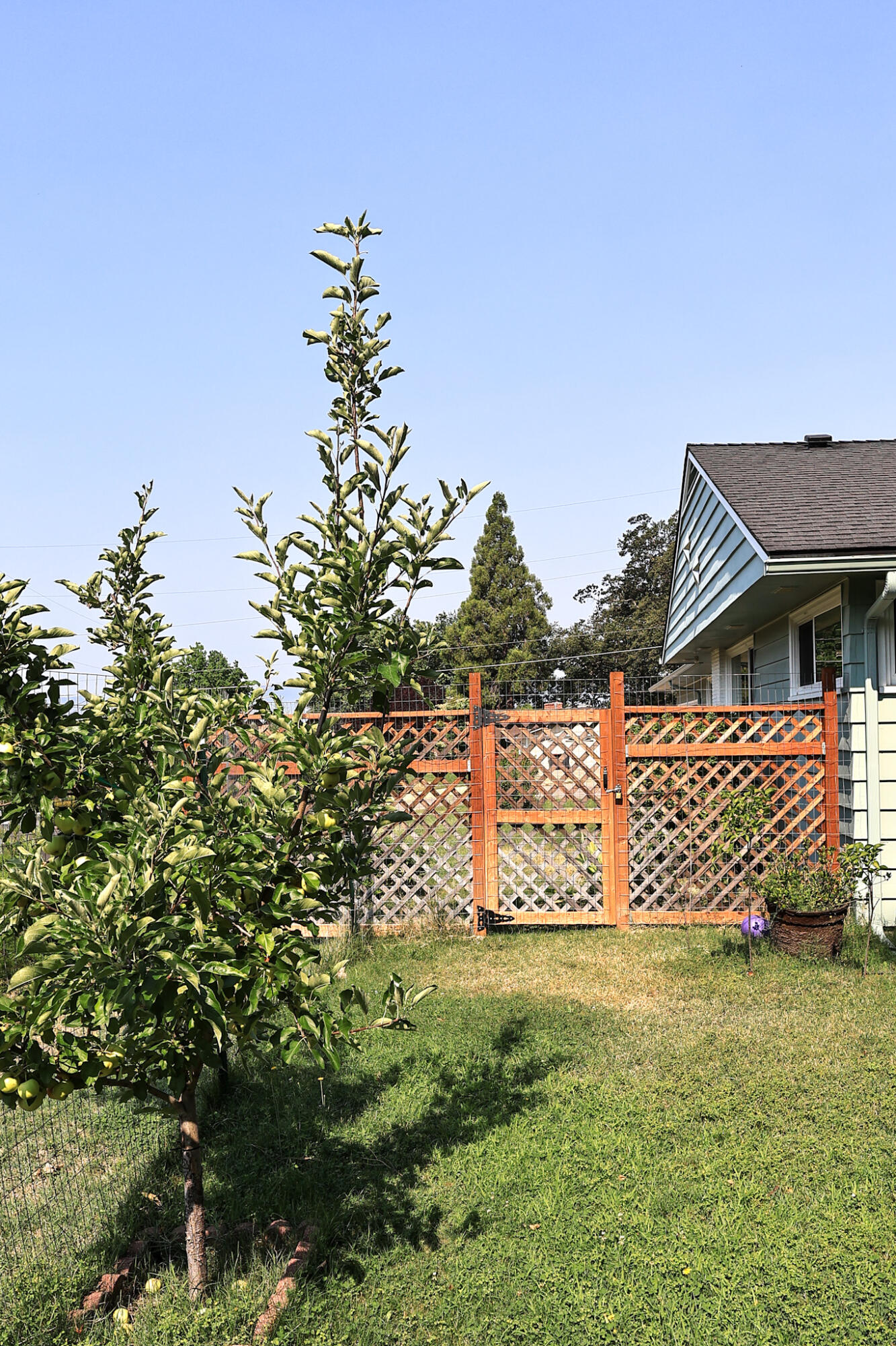 1901 Stratford Avenue