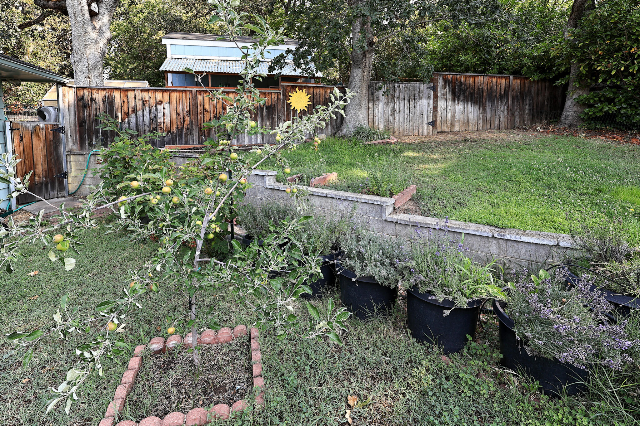 1901 Stratford Avenue