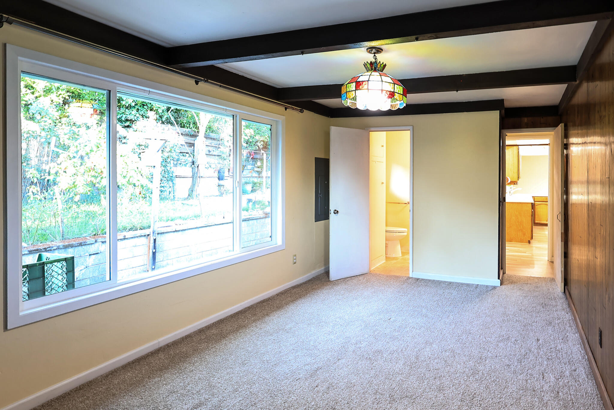 1901 Stratford Avenue