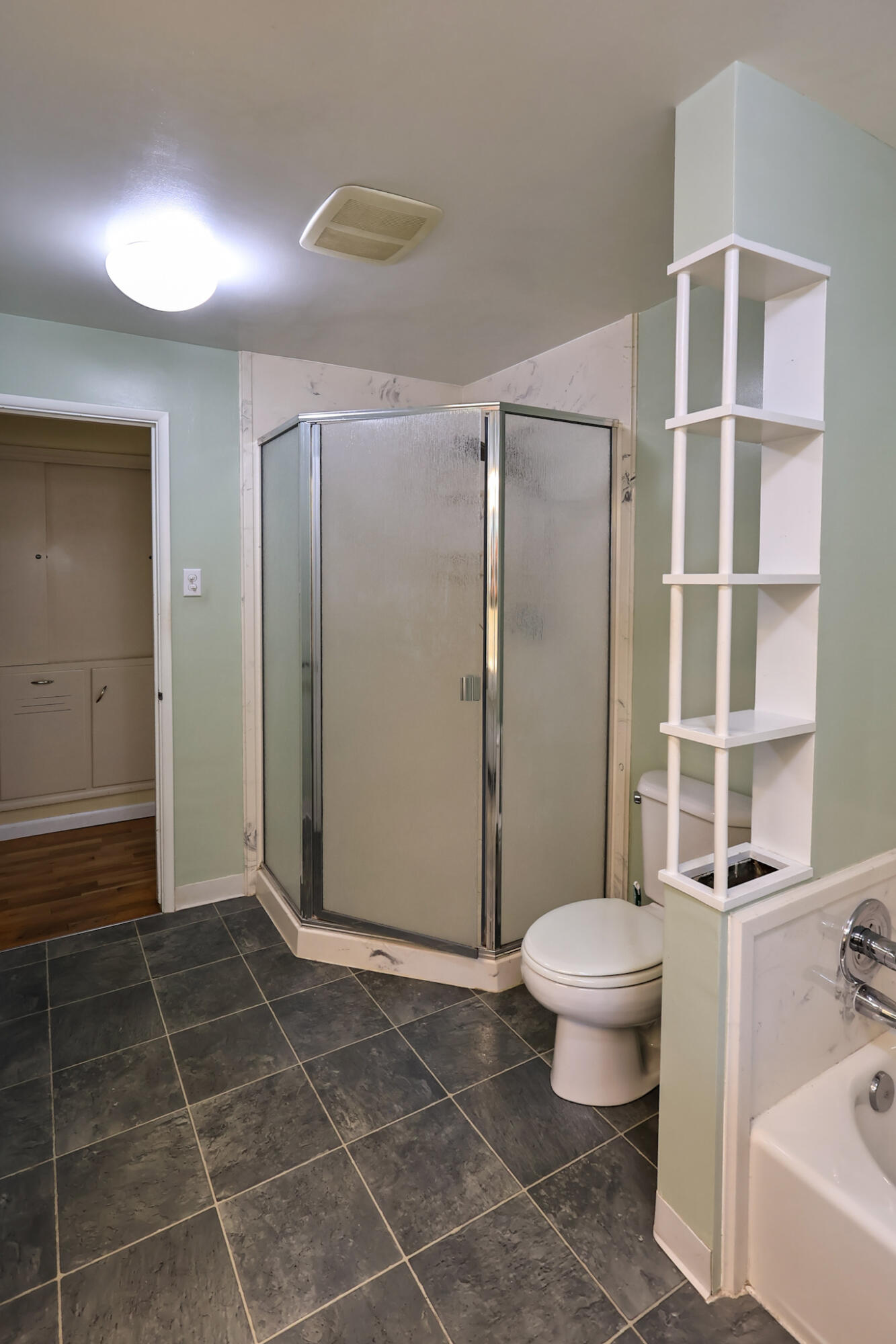 1901 Stratford Avenue