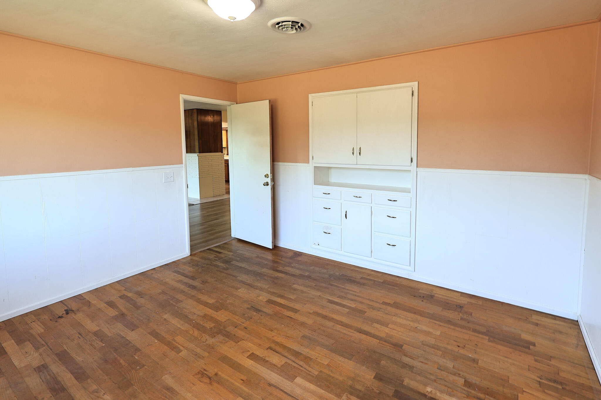 1901 Stratford Avenue