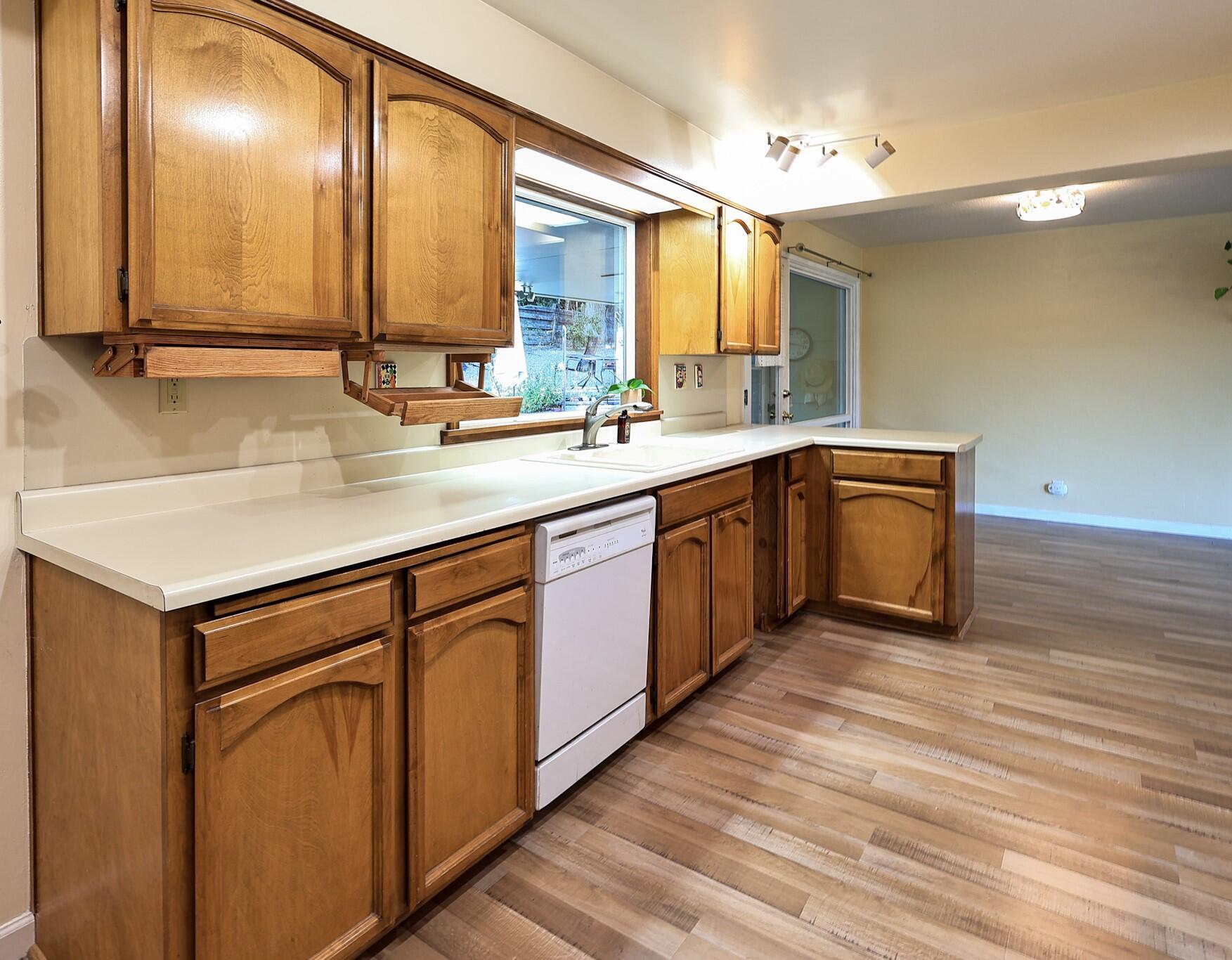 1901 Stratford Avenue