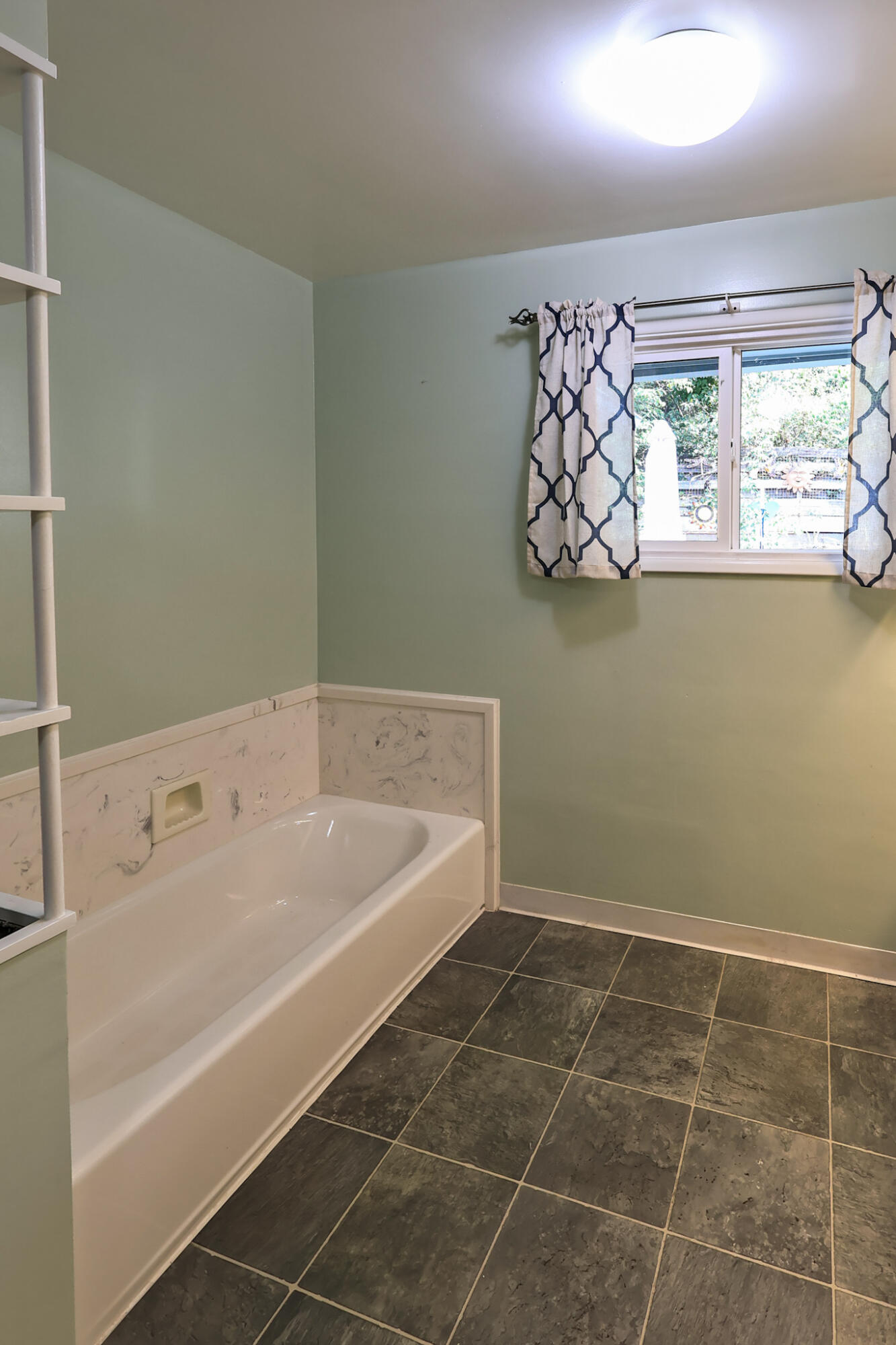 1901 Stratford Avenue