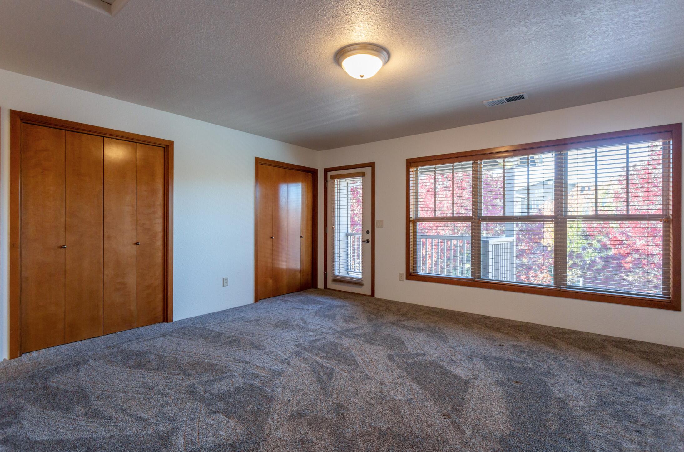 3126 Alameda Street, 320