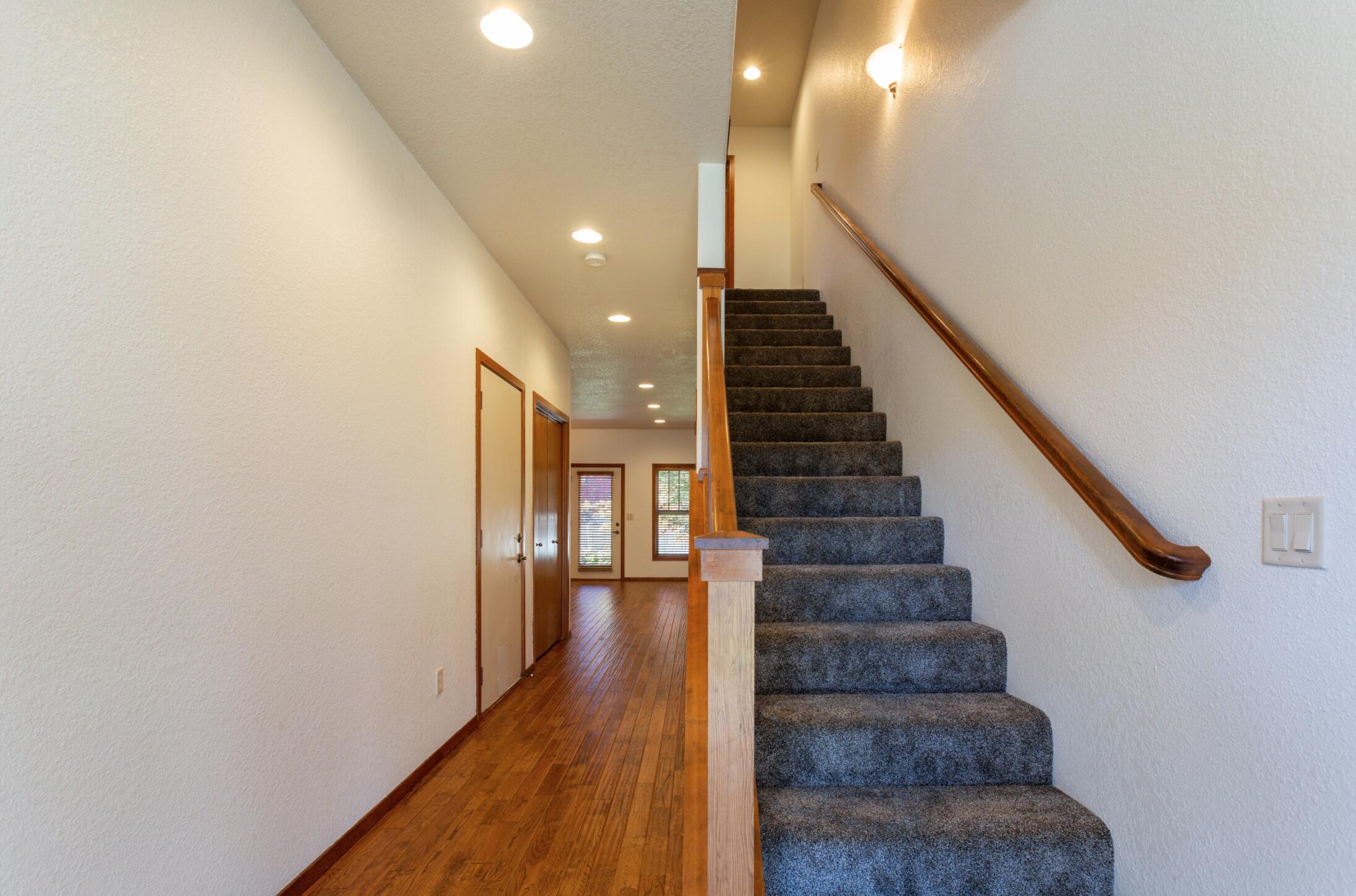 3126 Alameda Street, 320