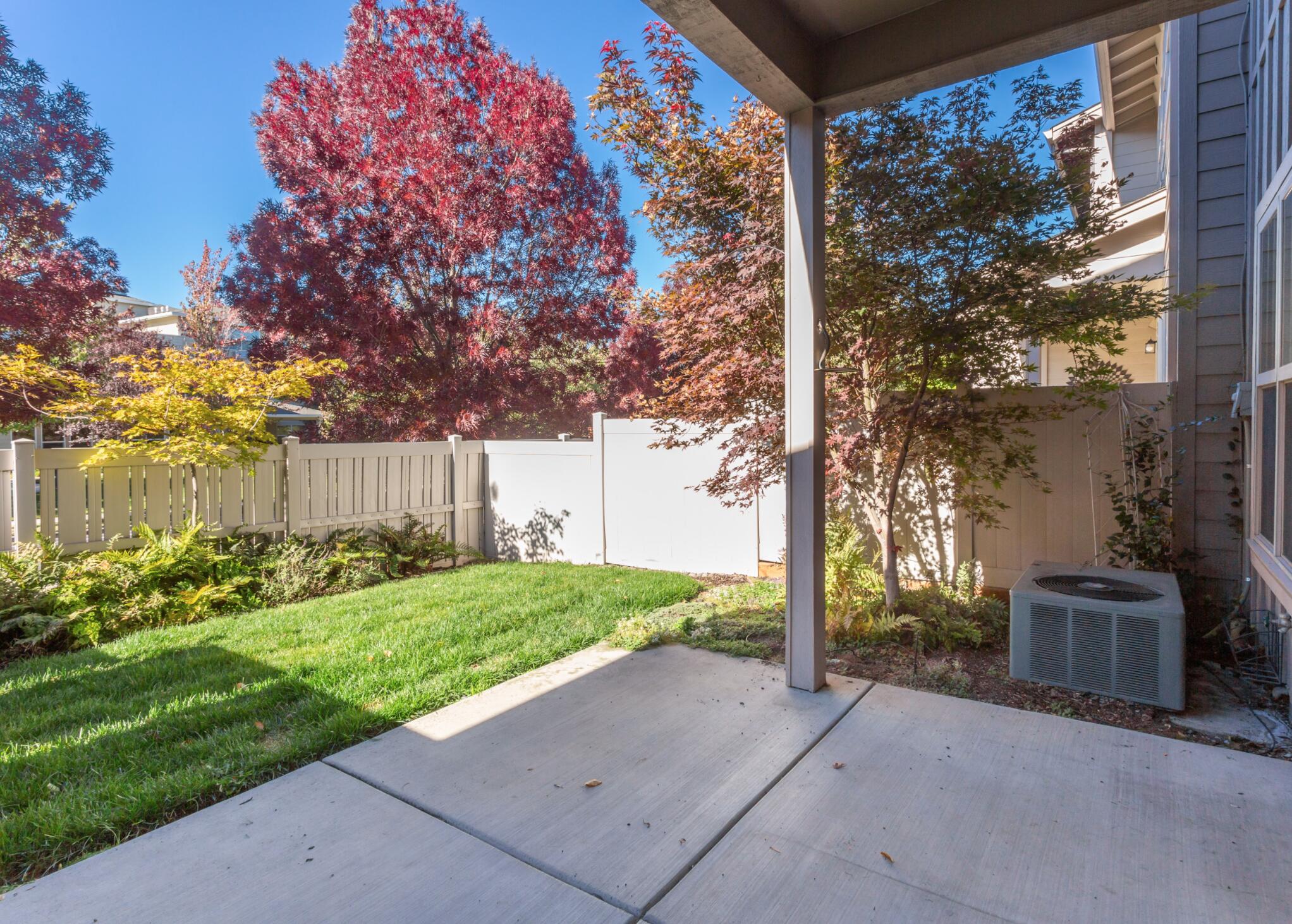 3126 Alameda Street, 320