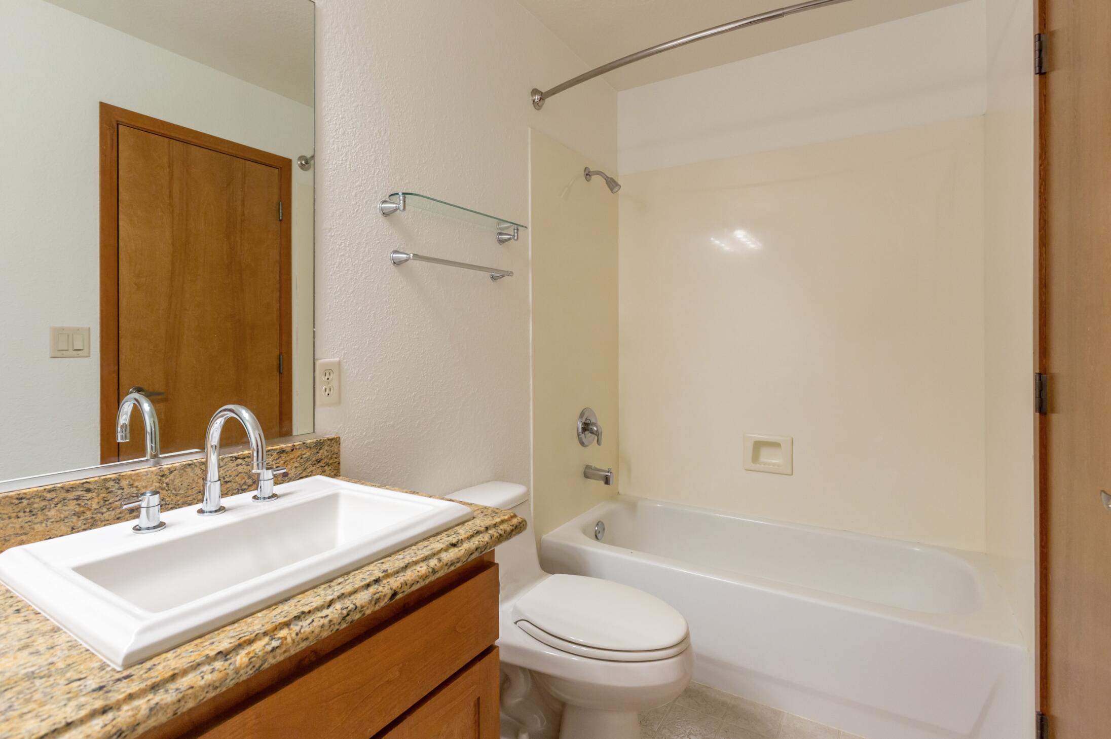 3126 Alameda Street, 320