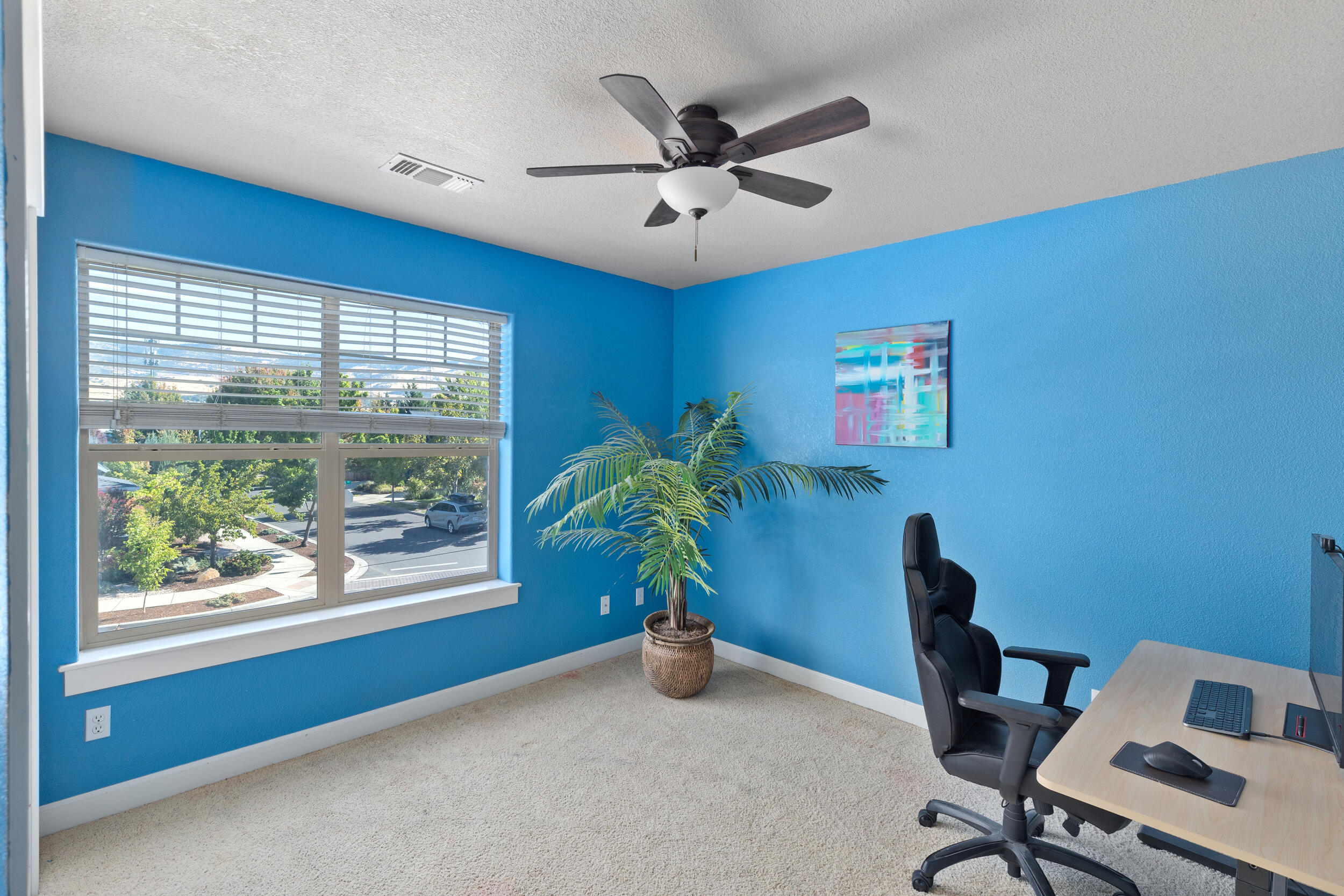 1032 Lithia Way