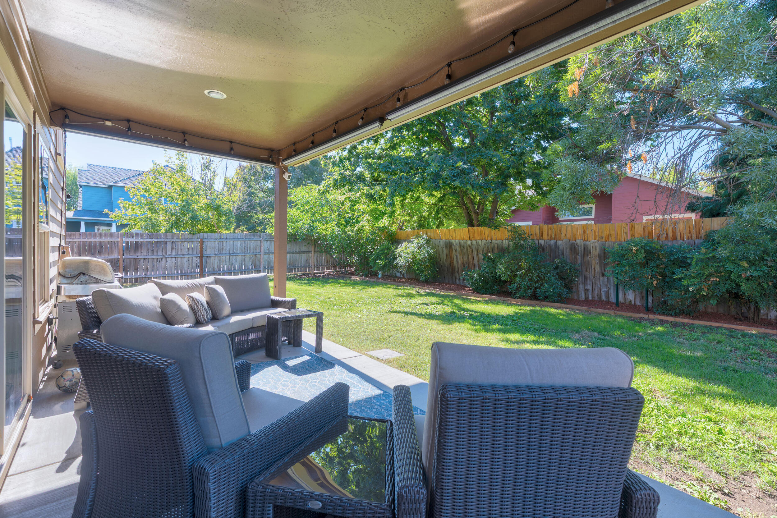 1032 Lithia Way