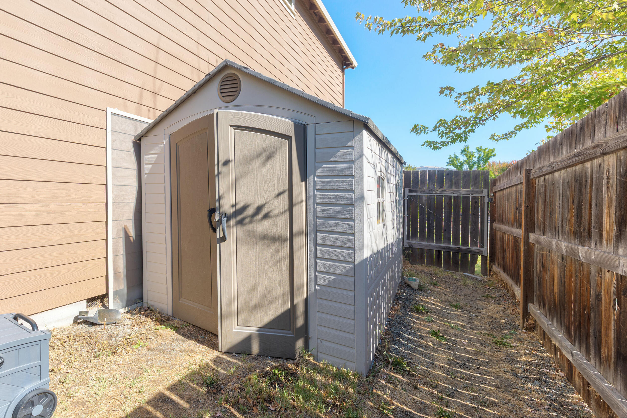 1032 Lithia Way
