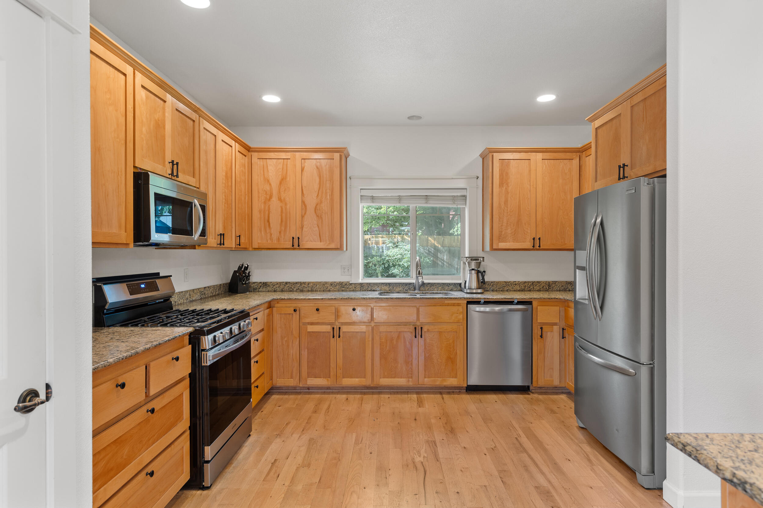 1032 Lithia Way