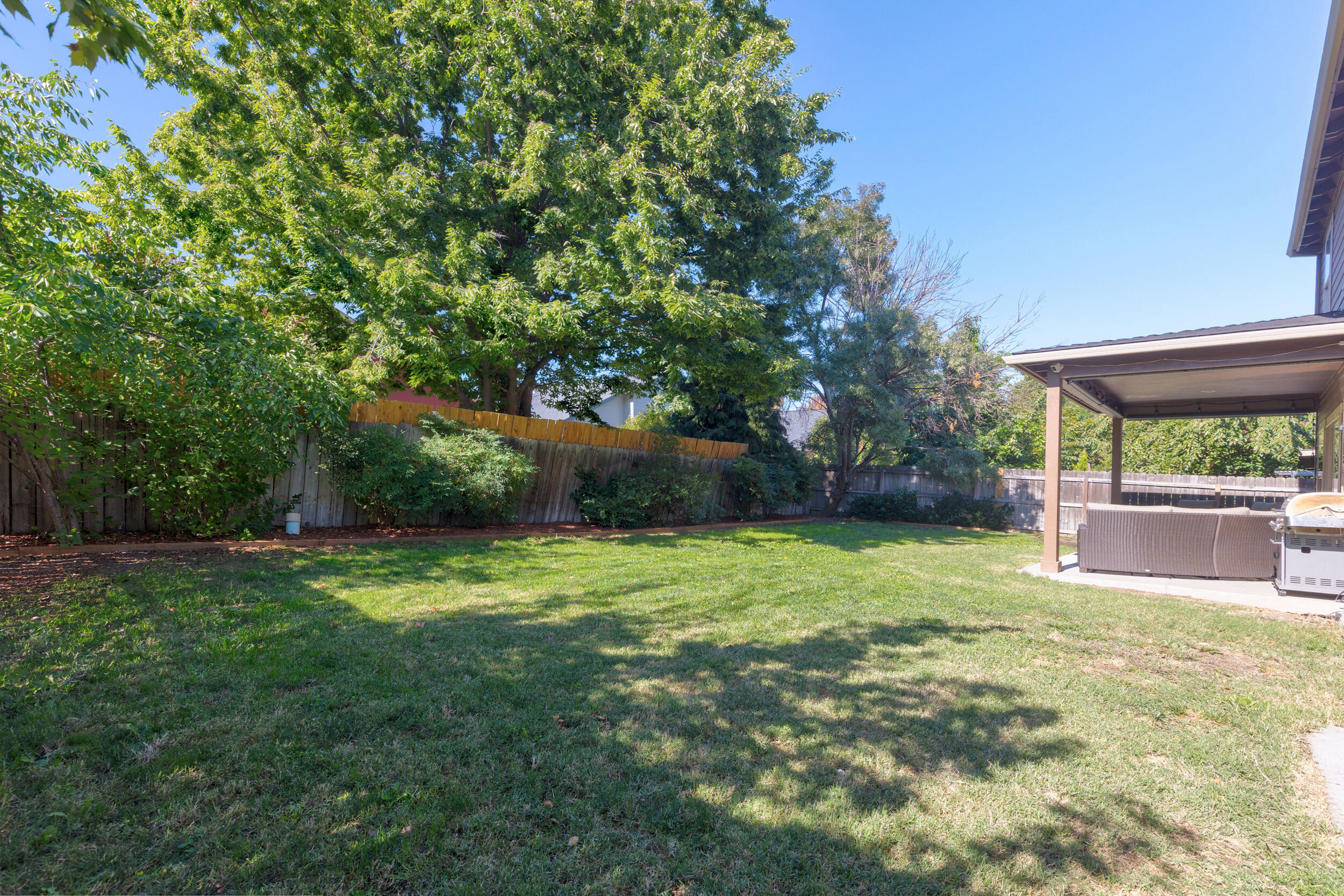 1032 Lithia Way