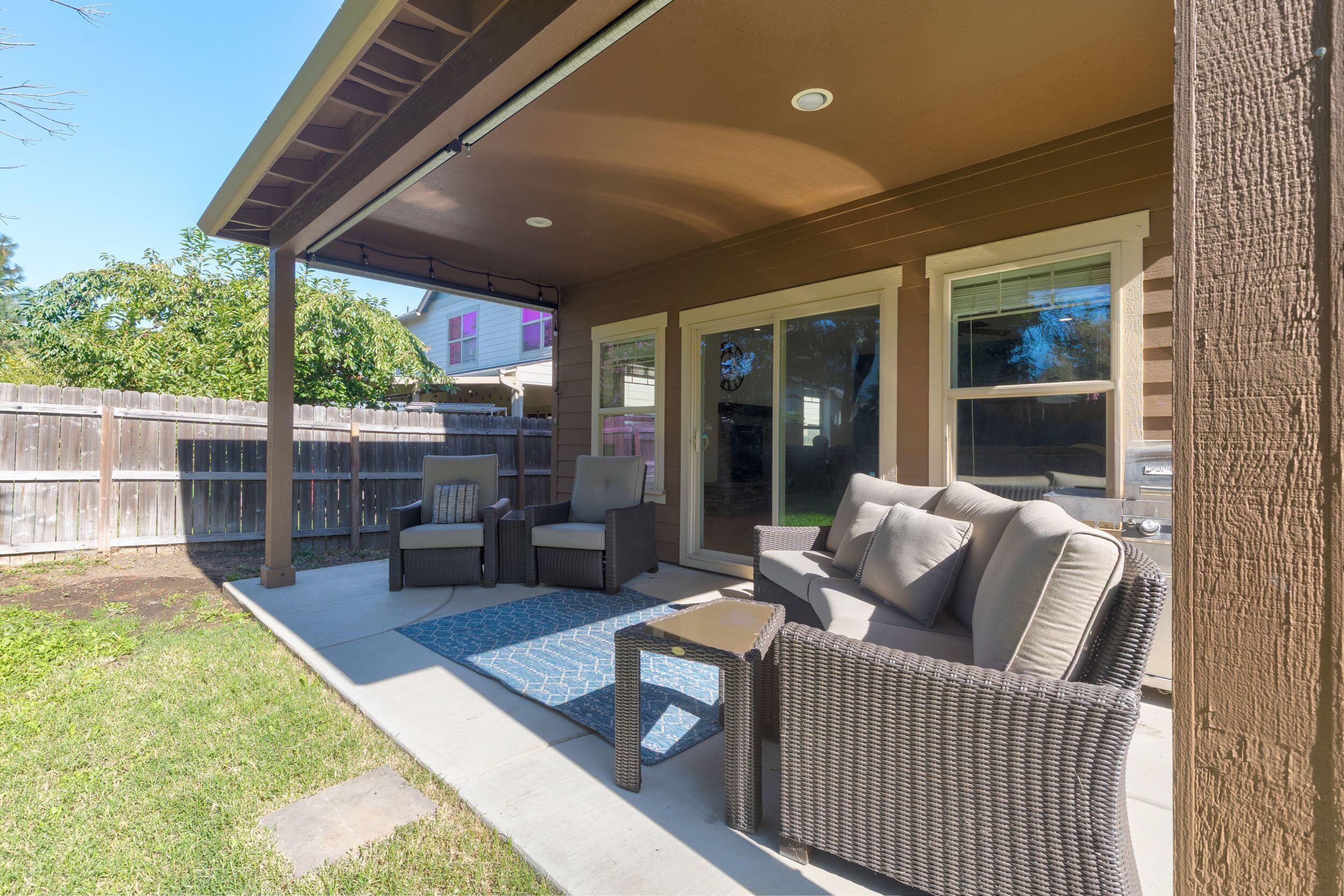 1032 Lithia Way