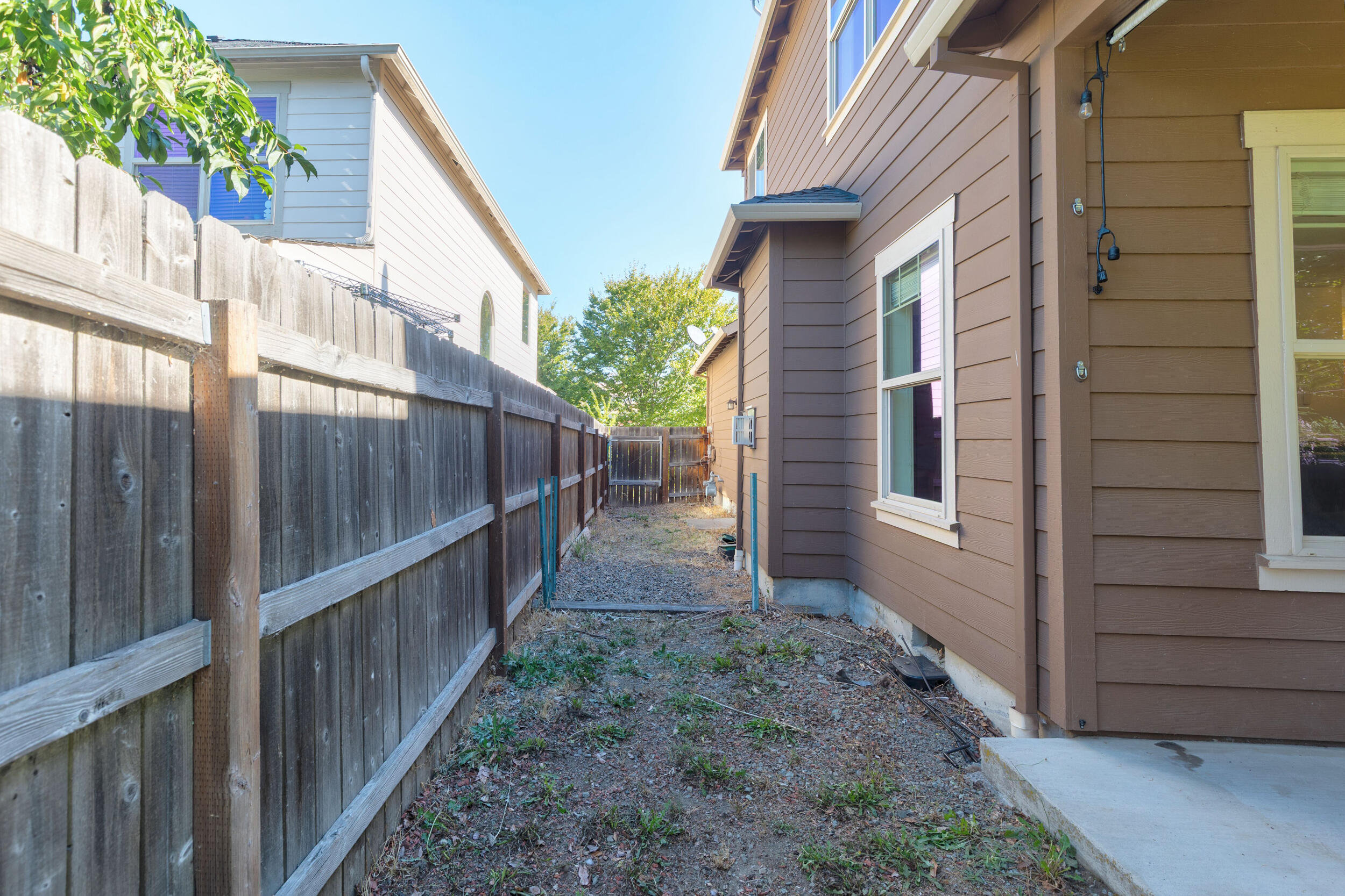 1032 Lithia Way