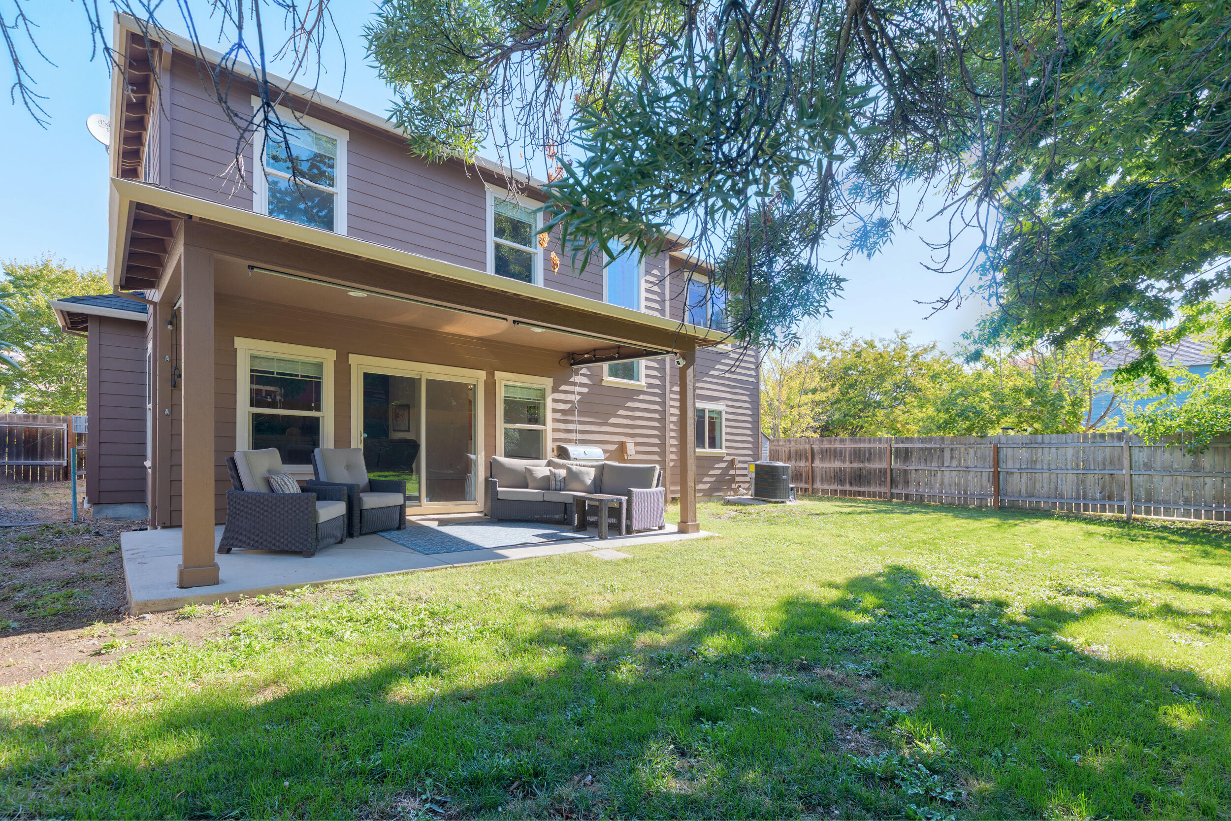 1032 Lithia Way