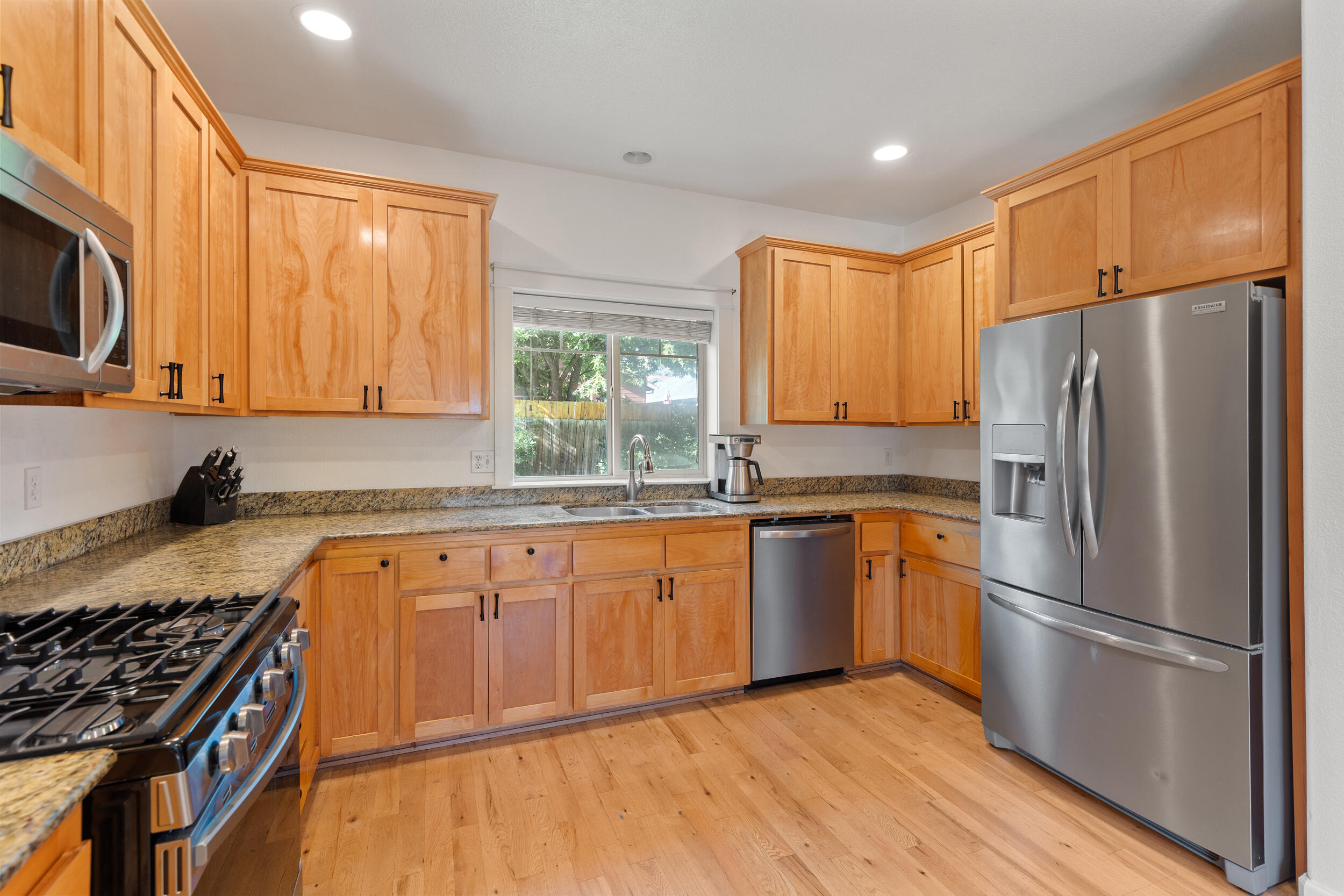 1032 Lithia Way