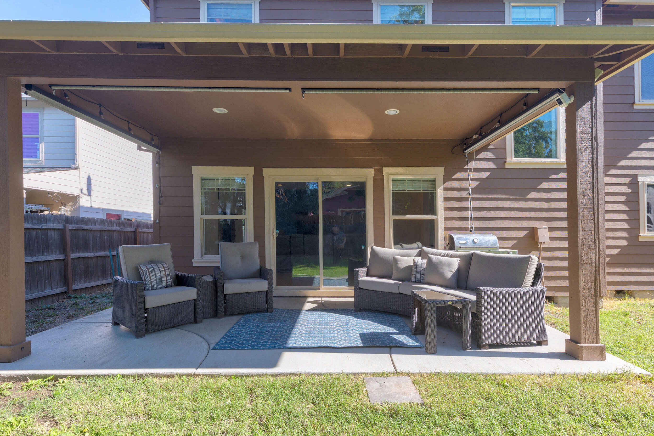 1032 Lithia Way