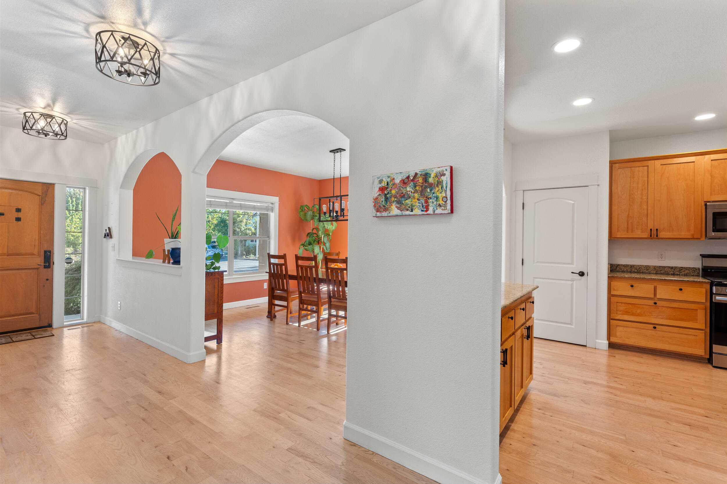 1032 Lithia Way