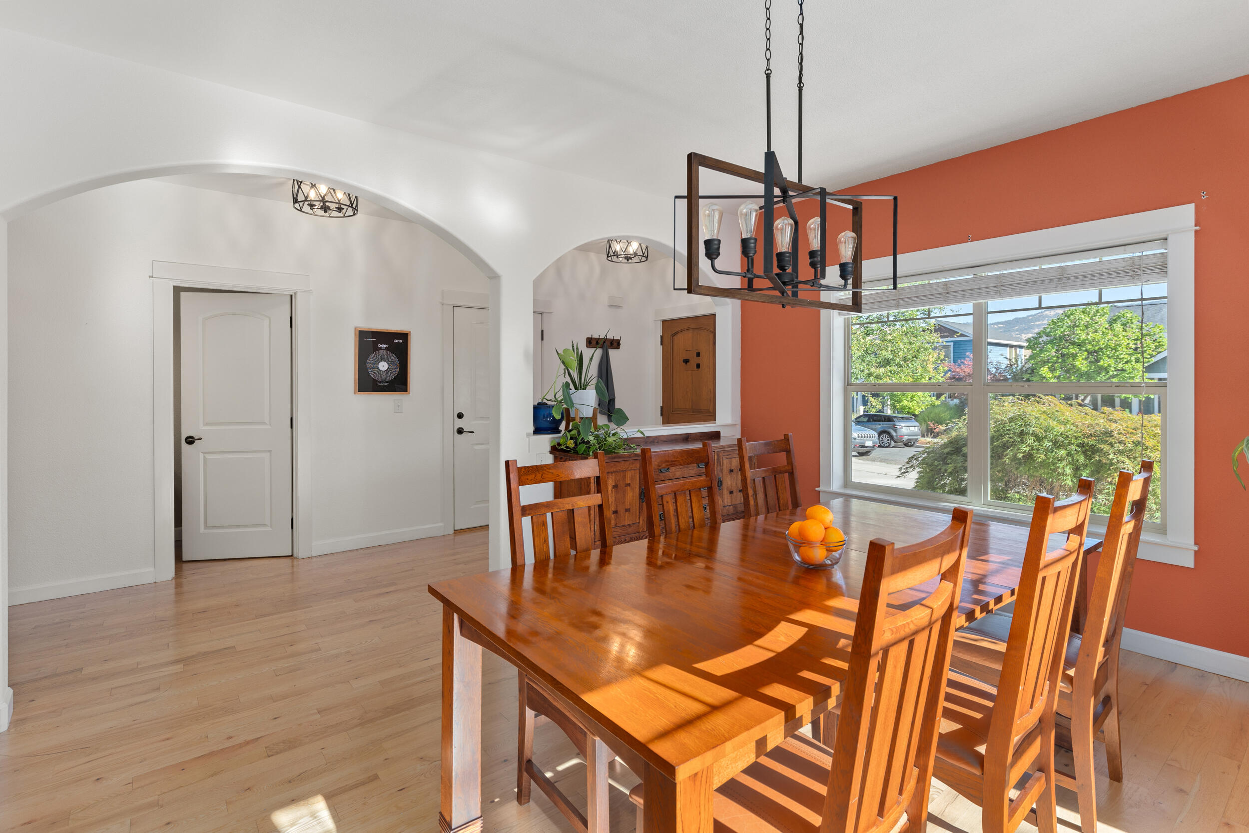 1032 Lithia Way